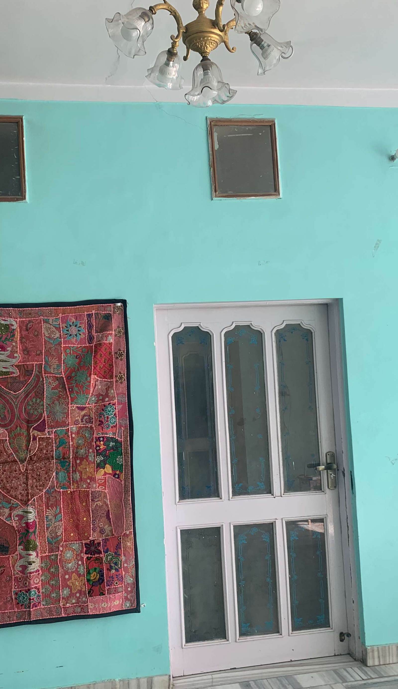 Saffron Guesthouse & Hostel