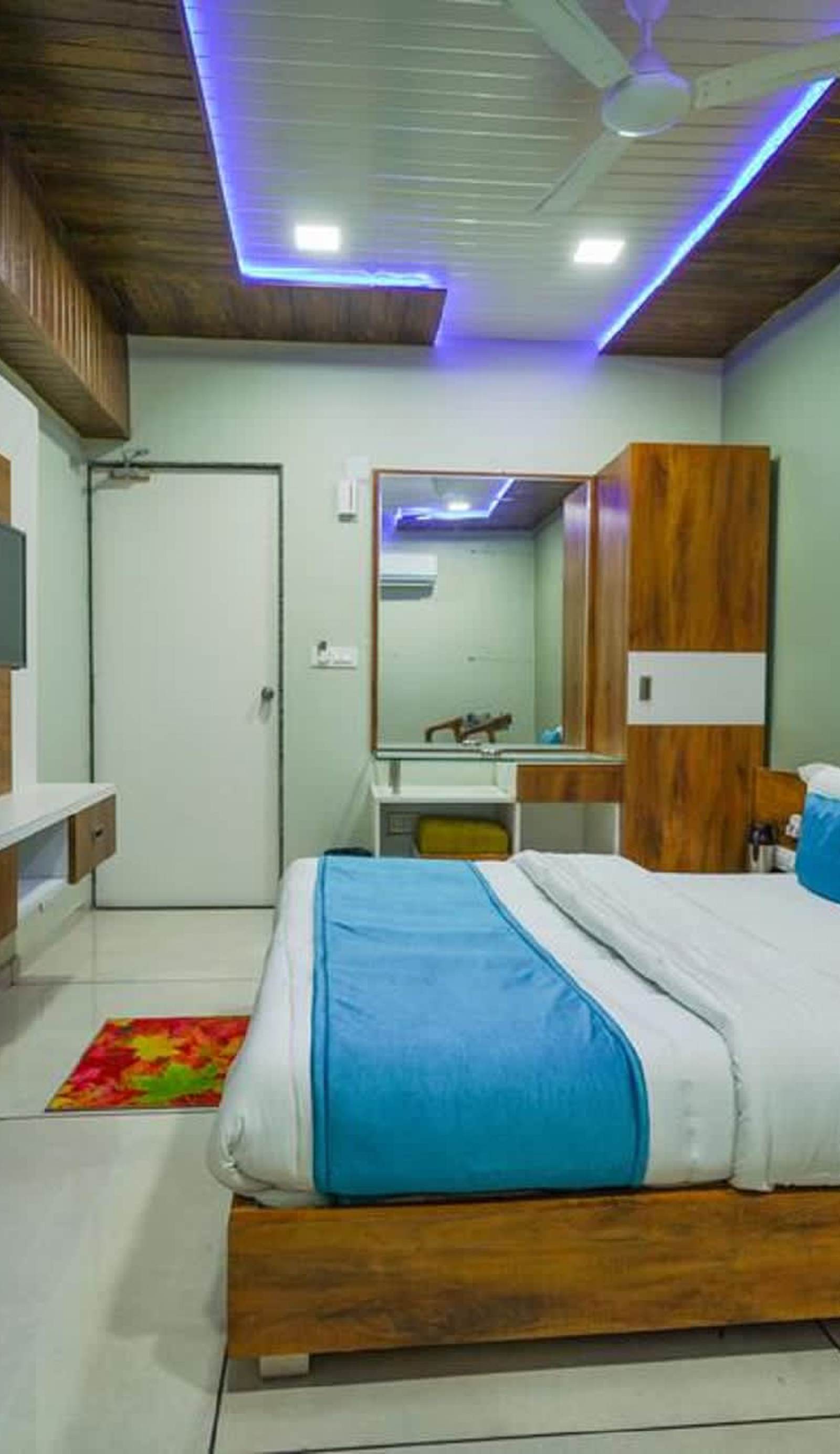 Hotel The Nest Residency