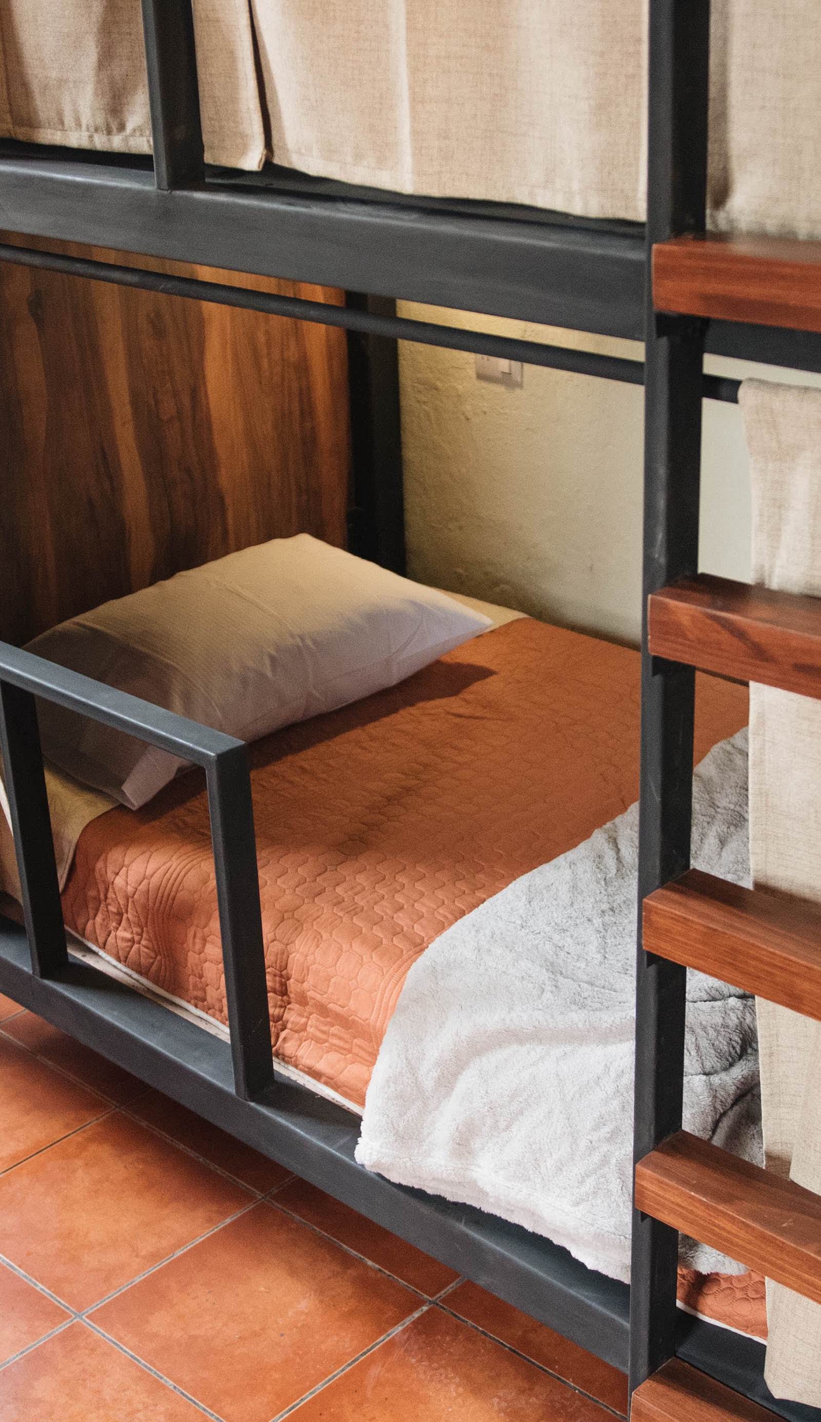 Flore Hostel
