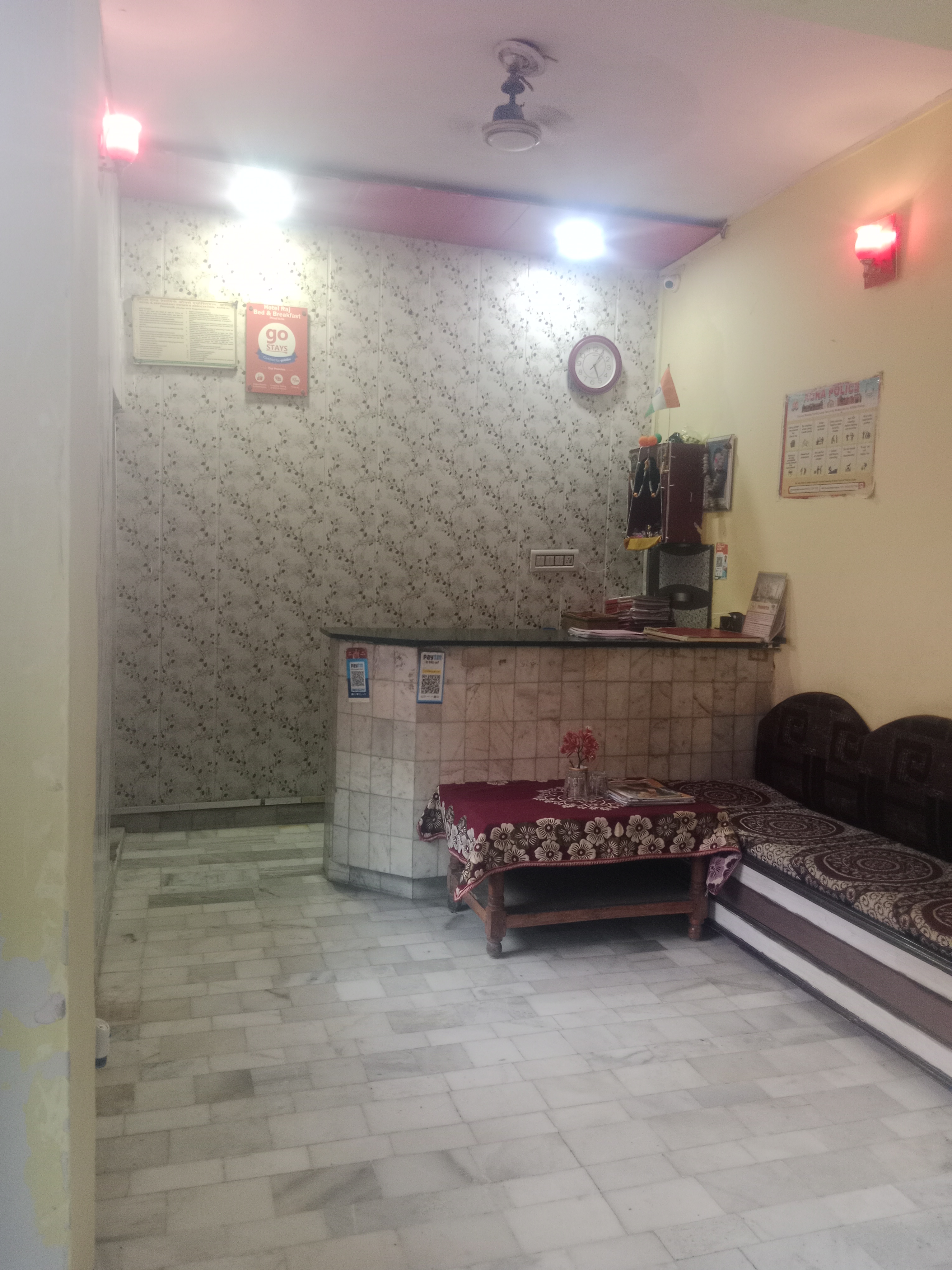 Hotel Raj Near Tajmahal