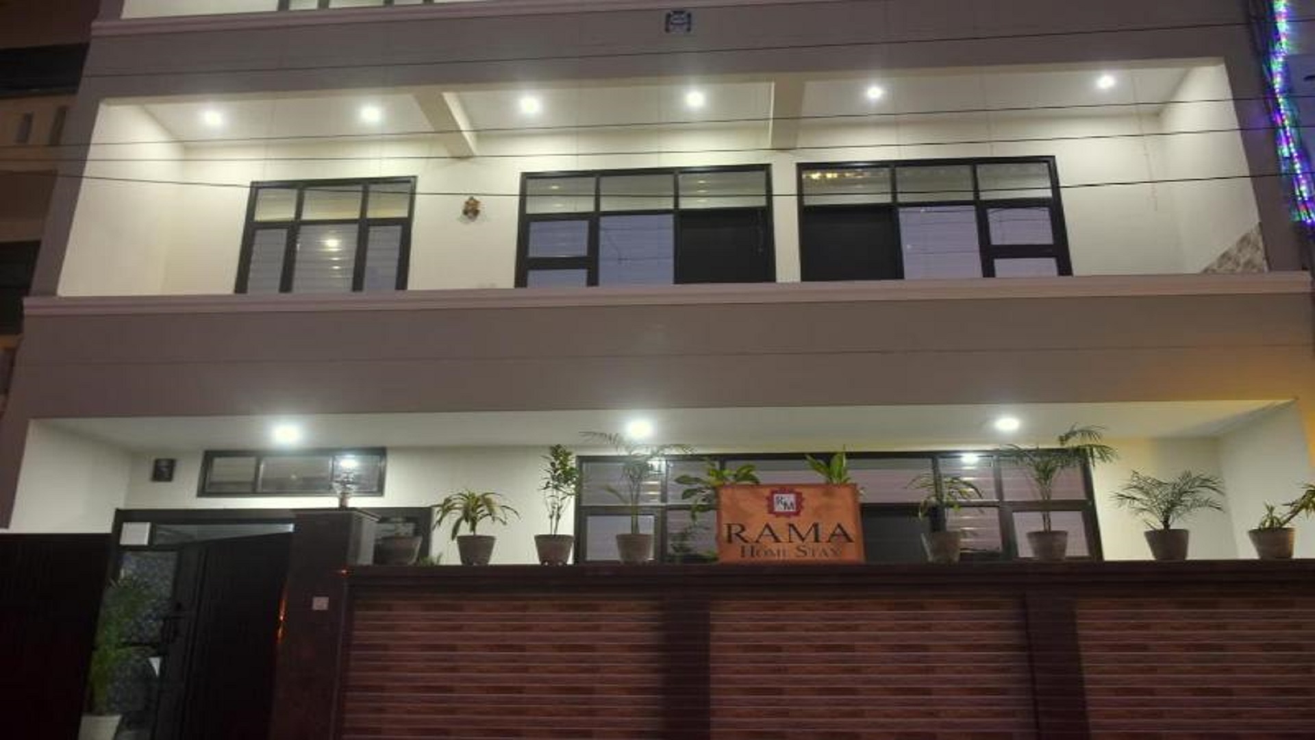 Taj Rama Hs