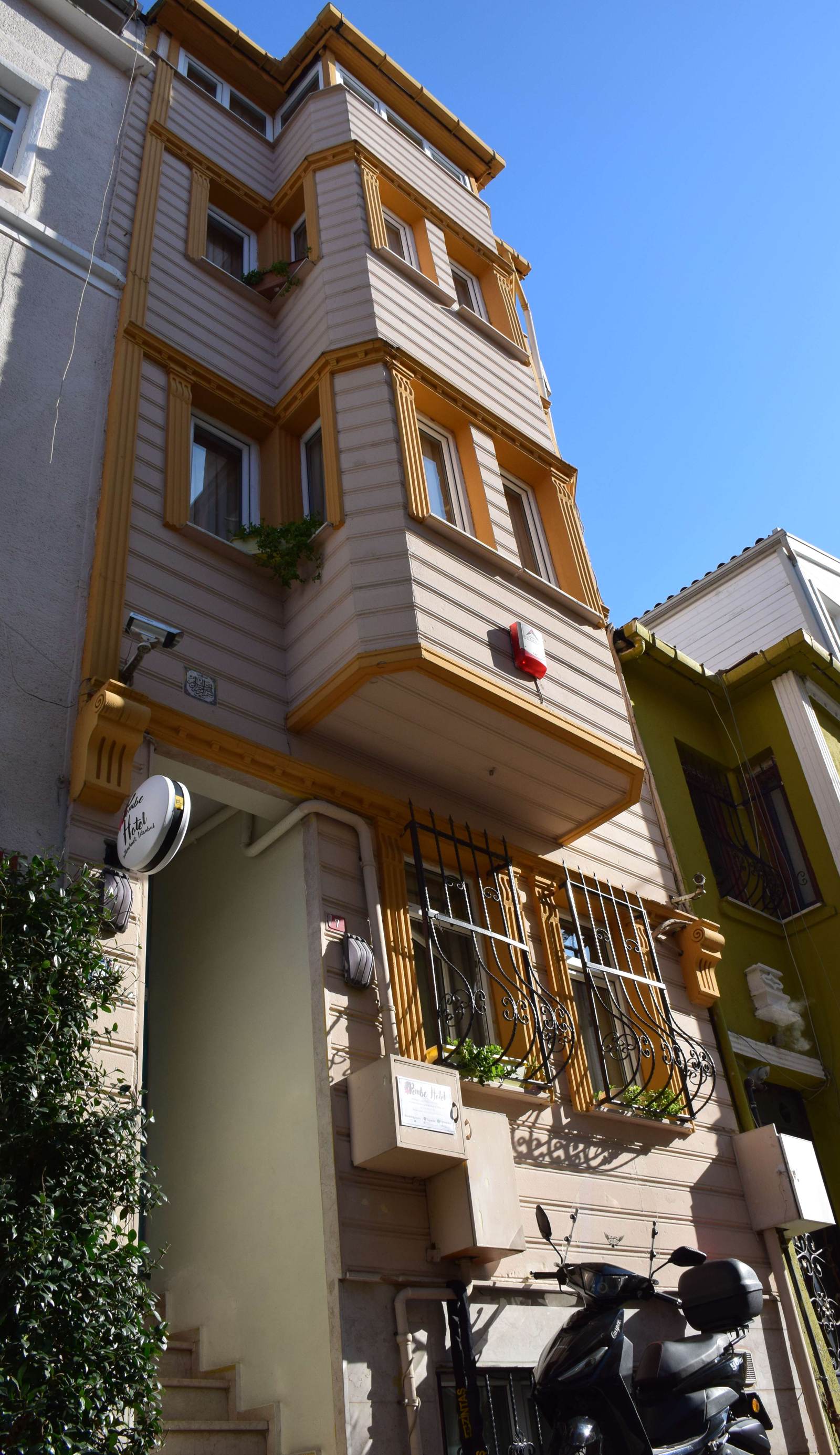 Pembe Hotel