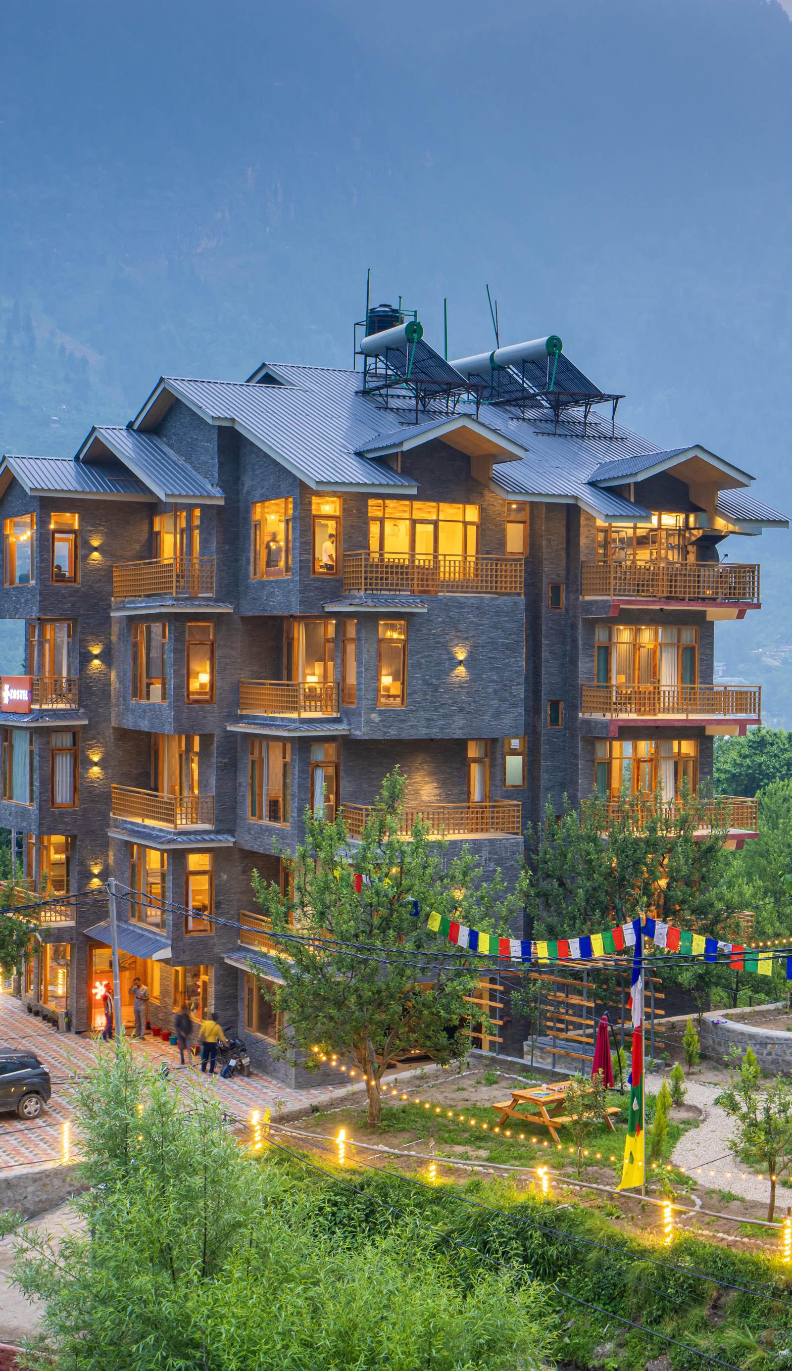 Zostel Old Manali (Goshal Road)
