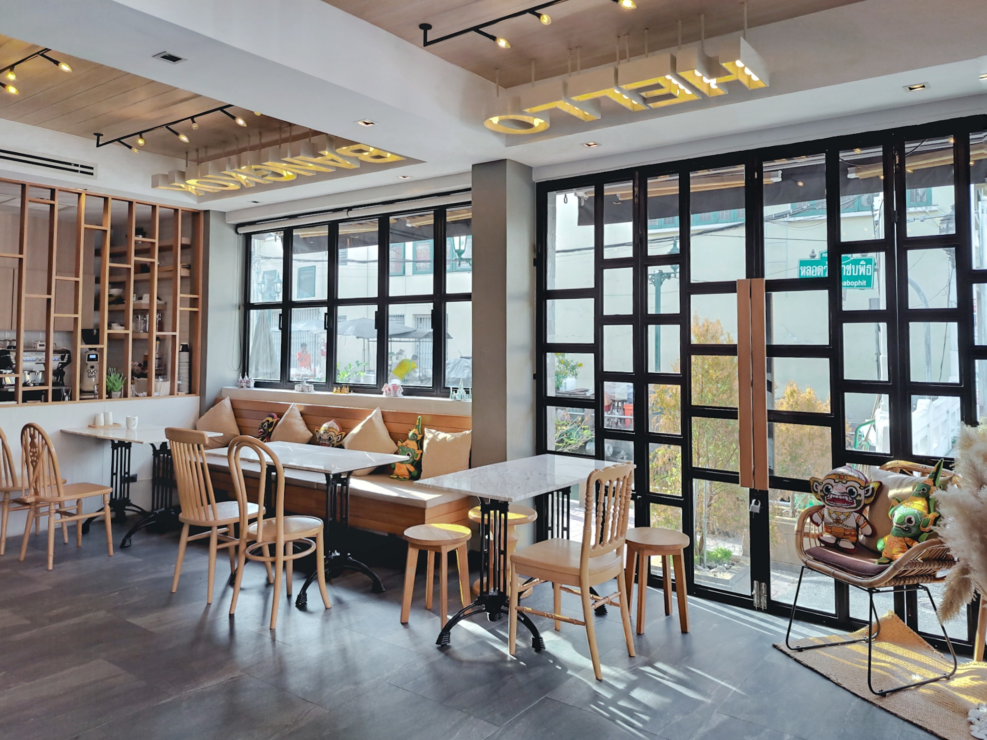 YakThai Poshtel