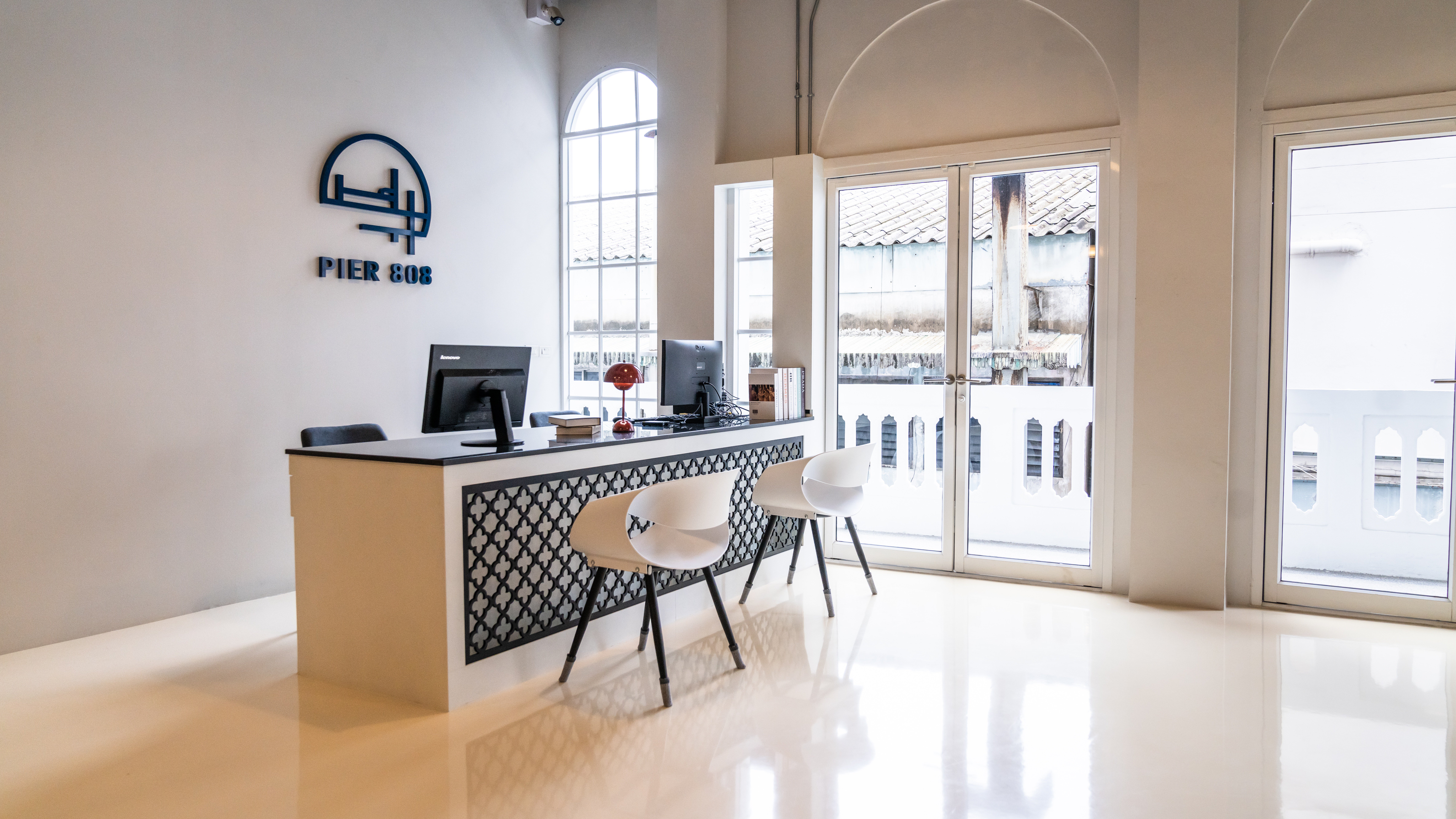 PIER 808 Hostel