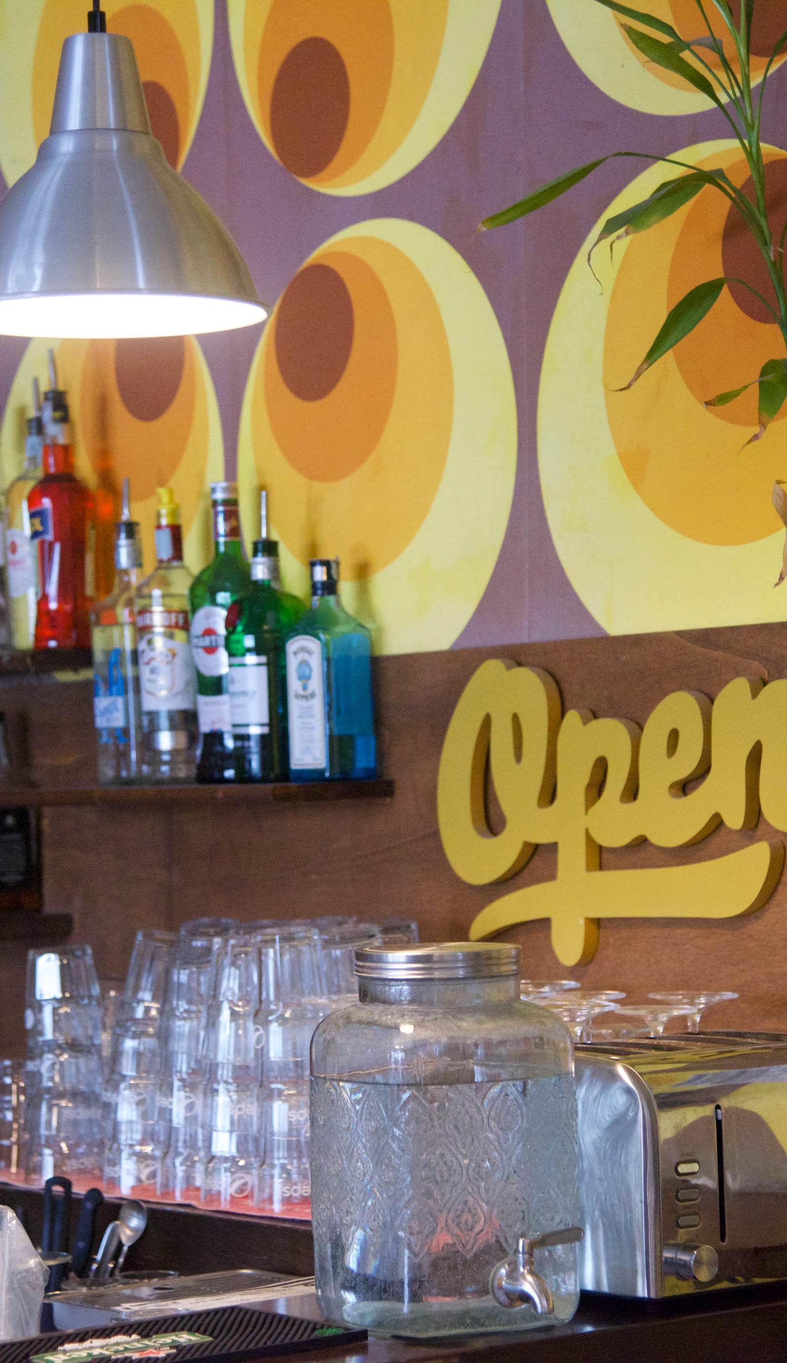 Sunflower City Student Hostel & Bar