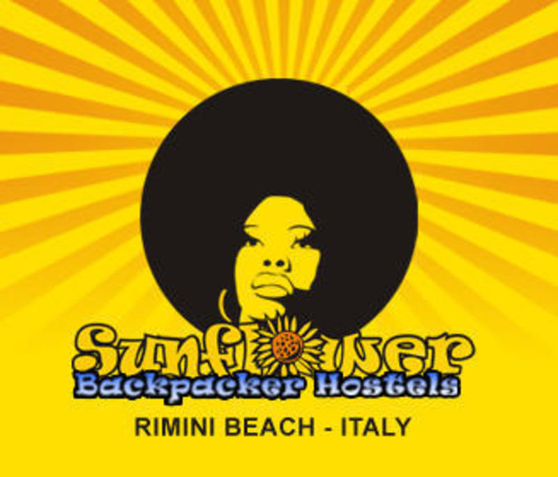 Sunflower Beach Backpacker Hostel & Bar