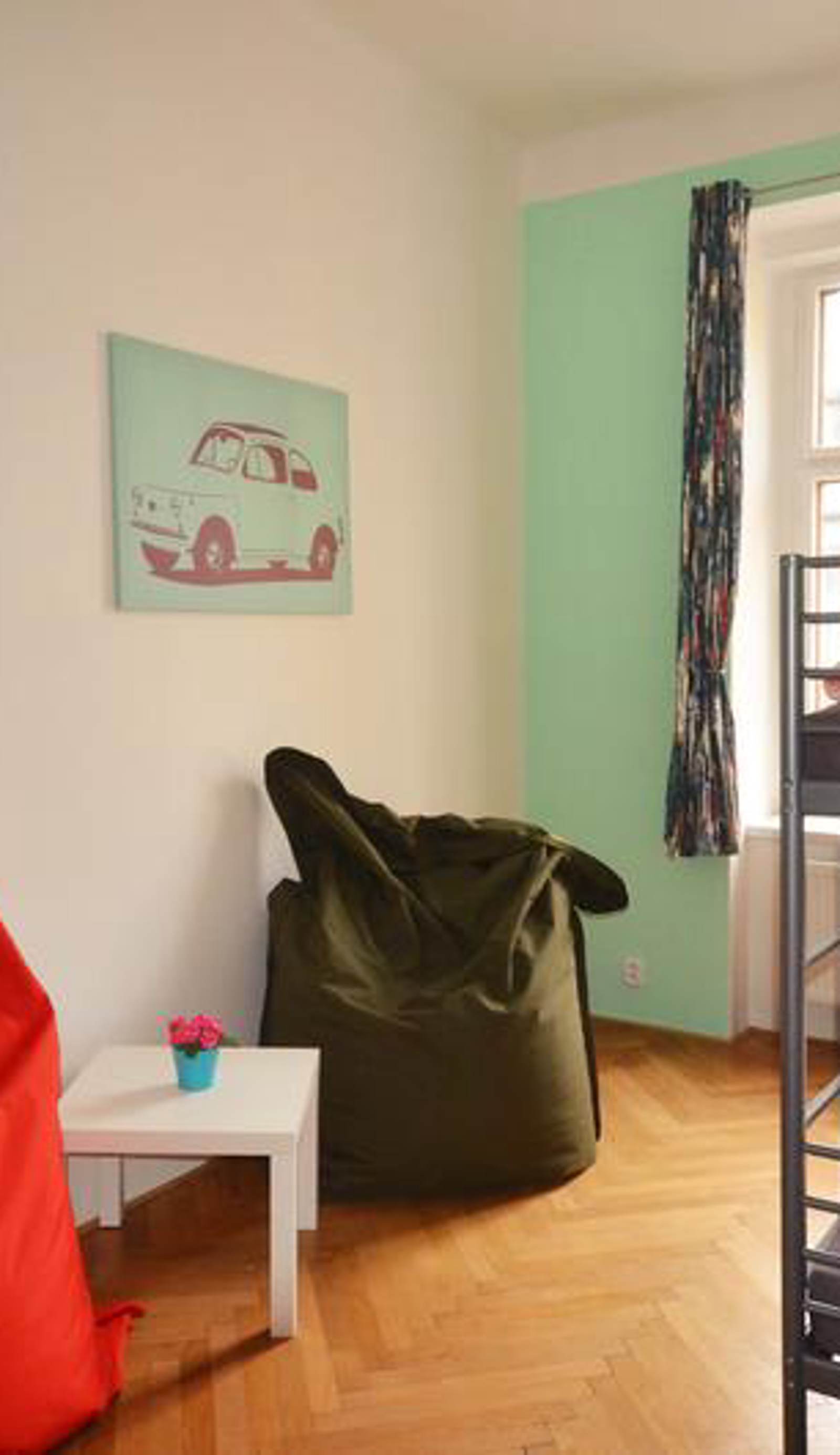 Travel & Joy Backpackers