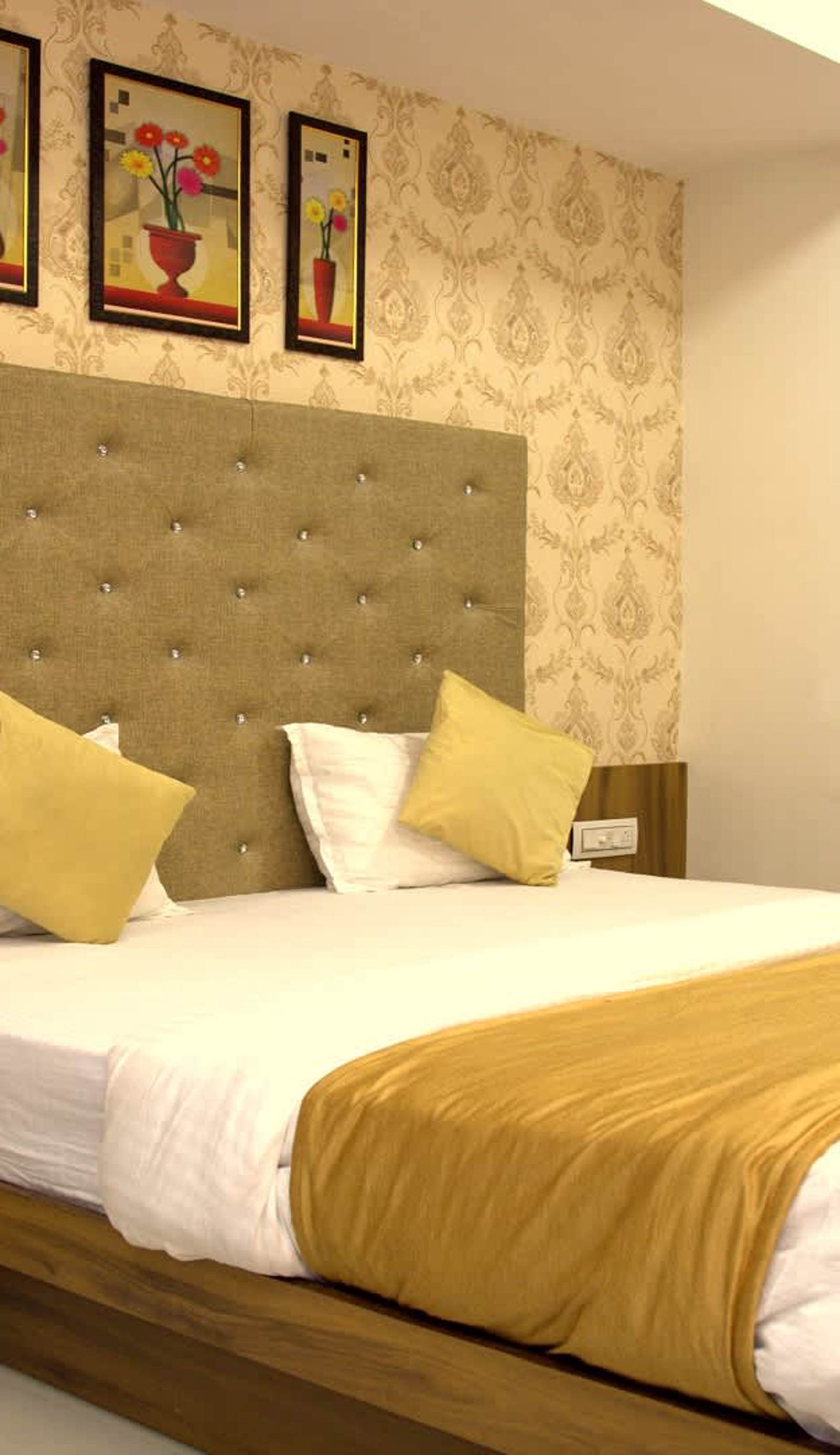 Hotel Shobhna Palace by Sky Stays