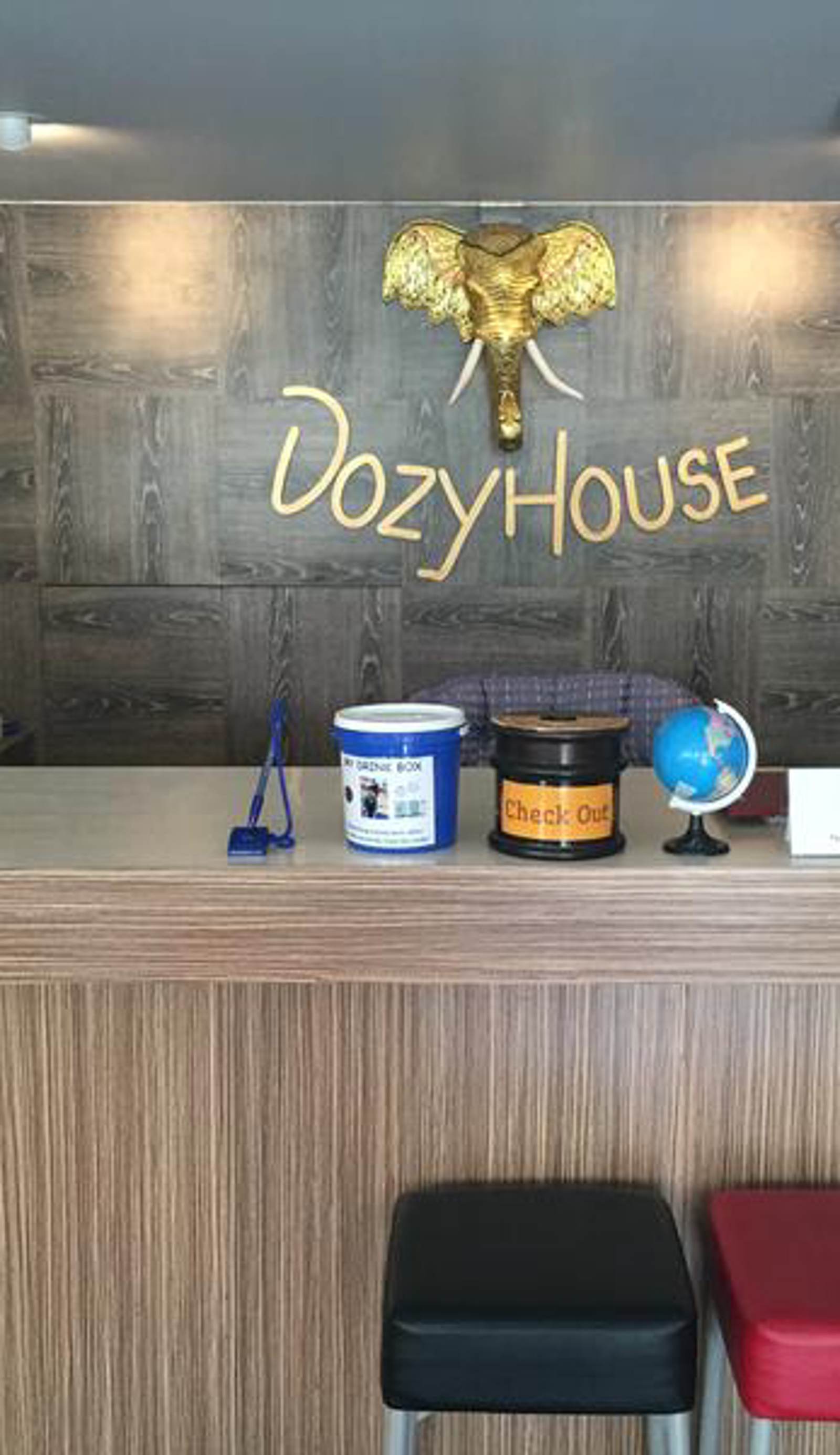 Dozy Lamoon House