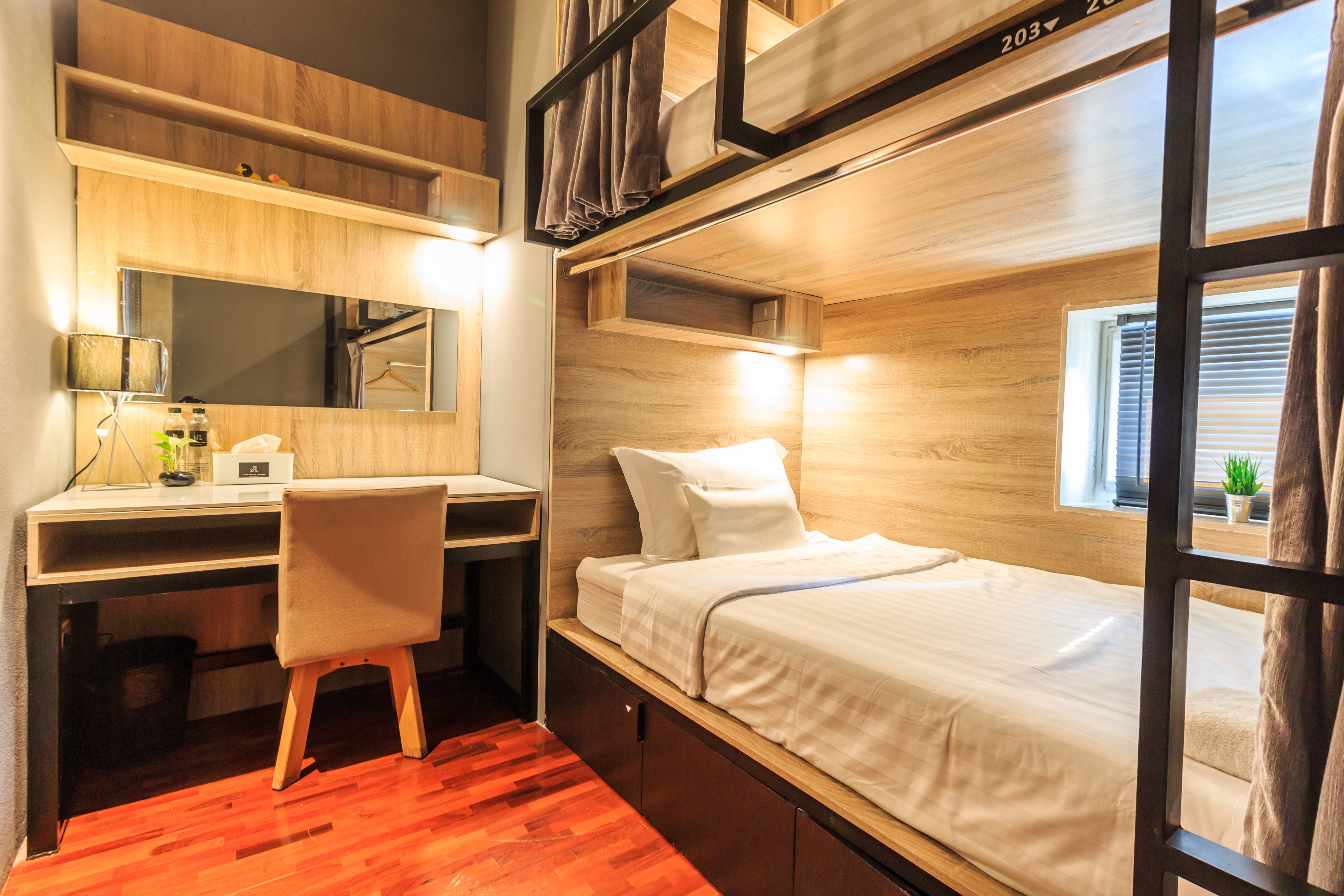To Bed Poshtel