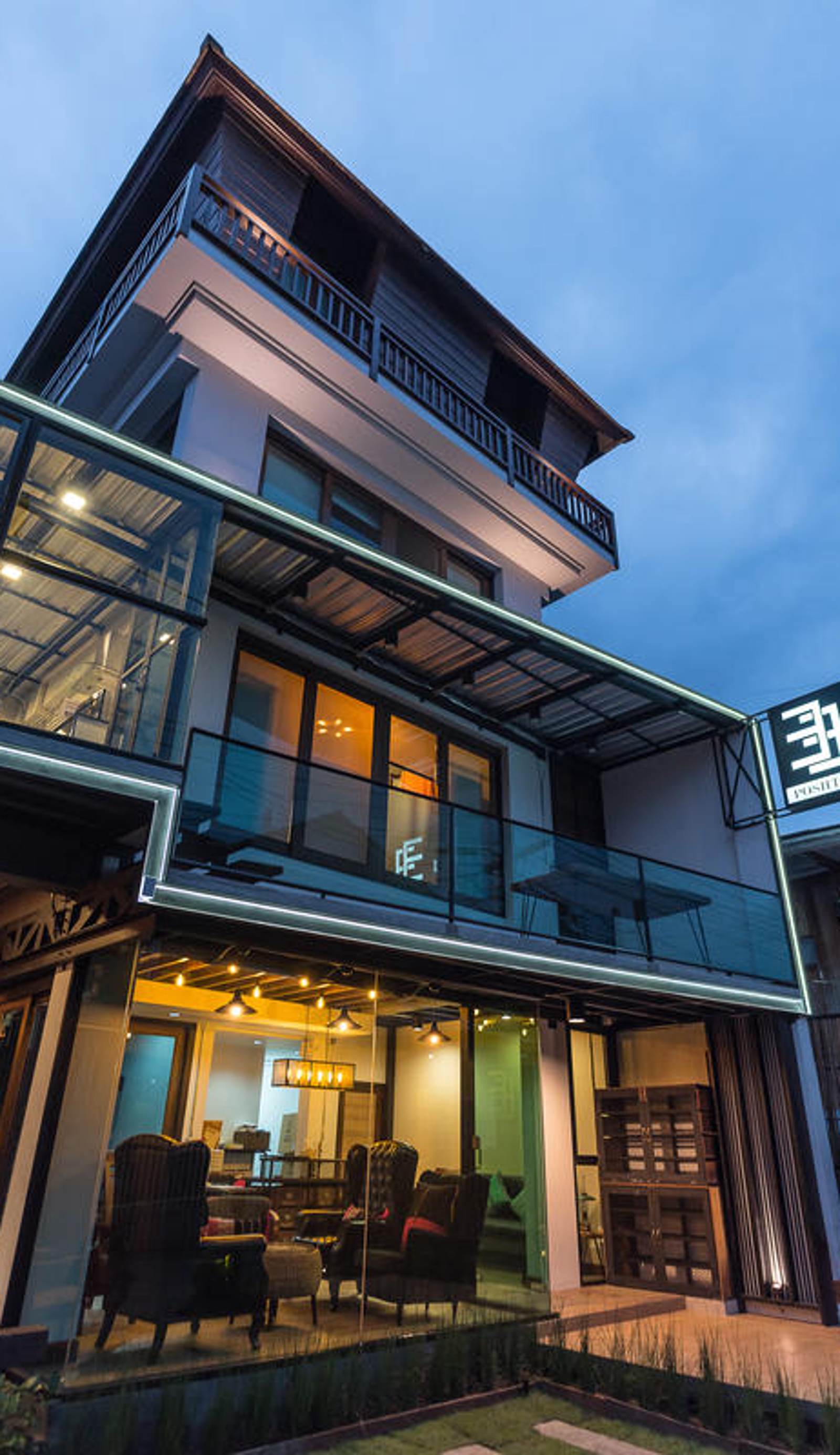 33 Poshtel