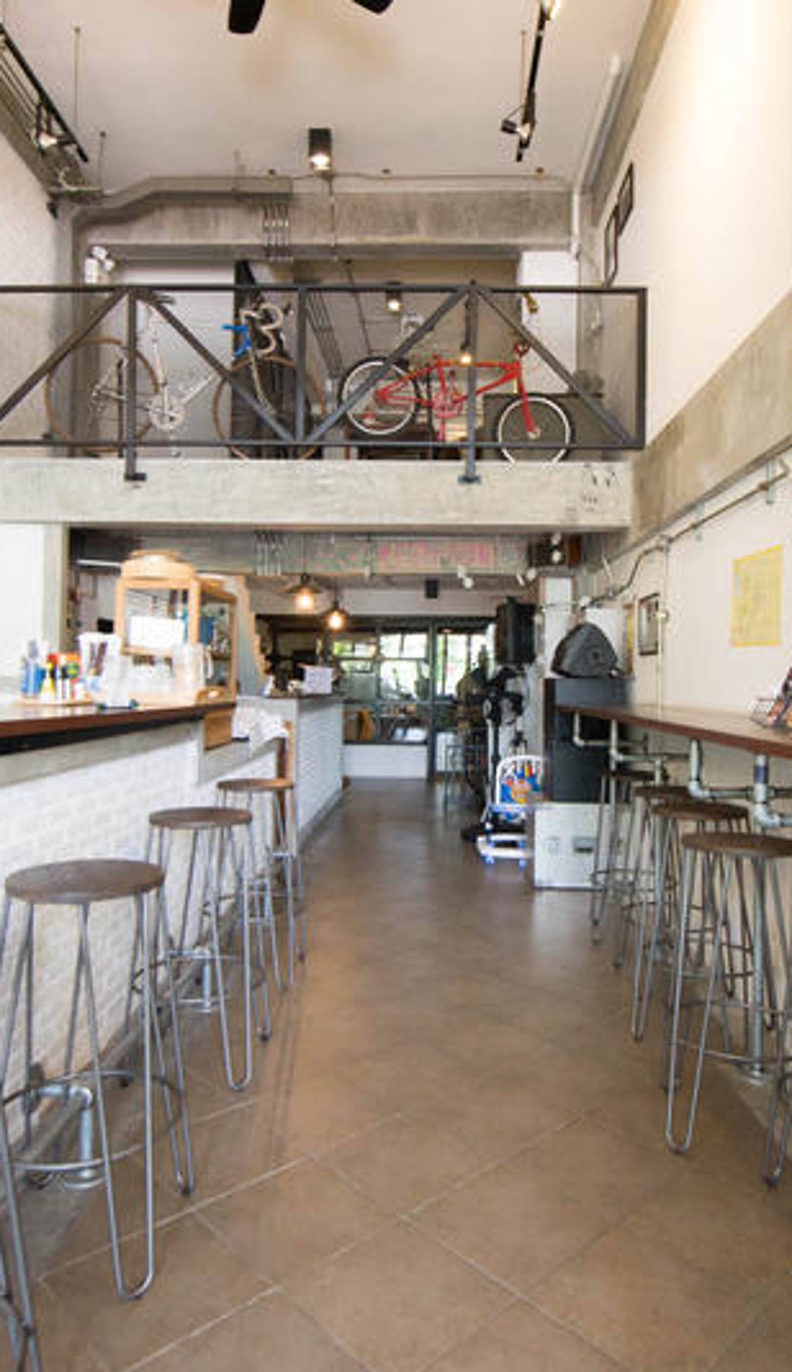 Box Hostel n Cafe