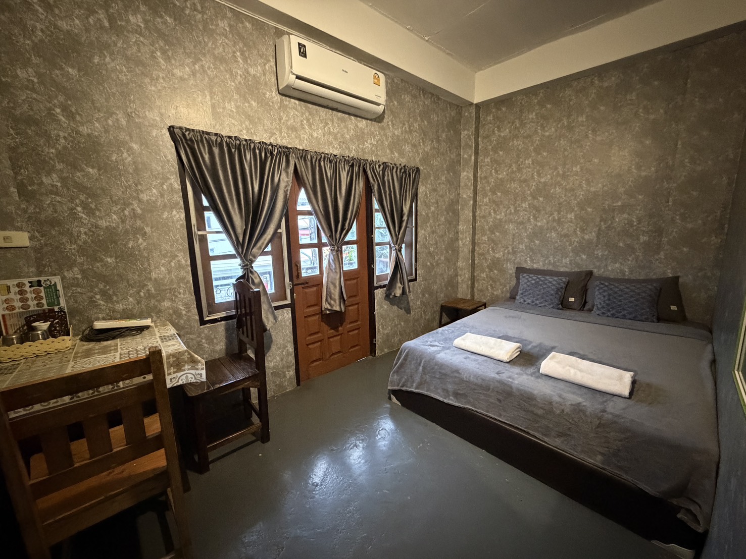 Giant Hostel