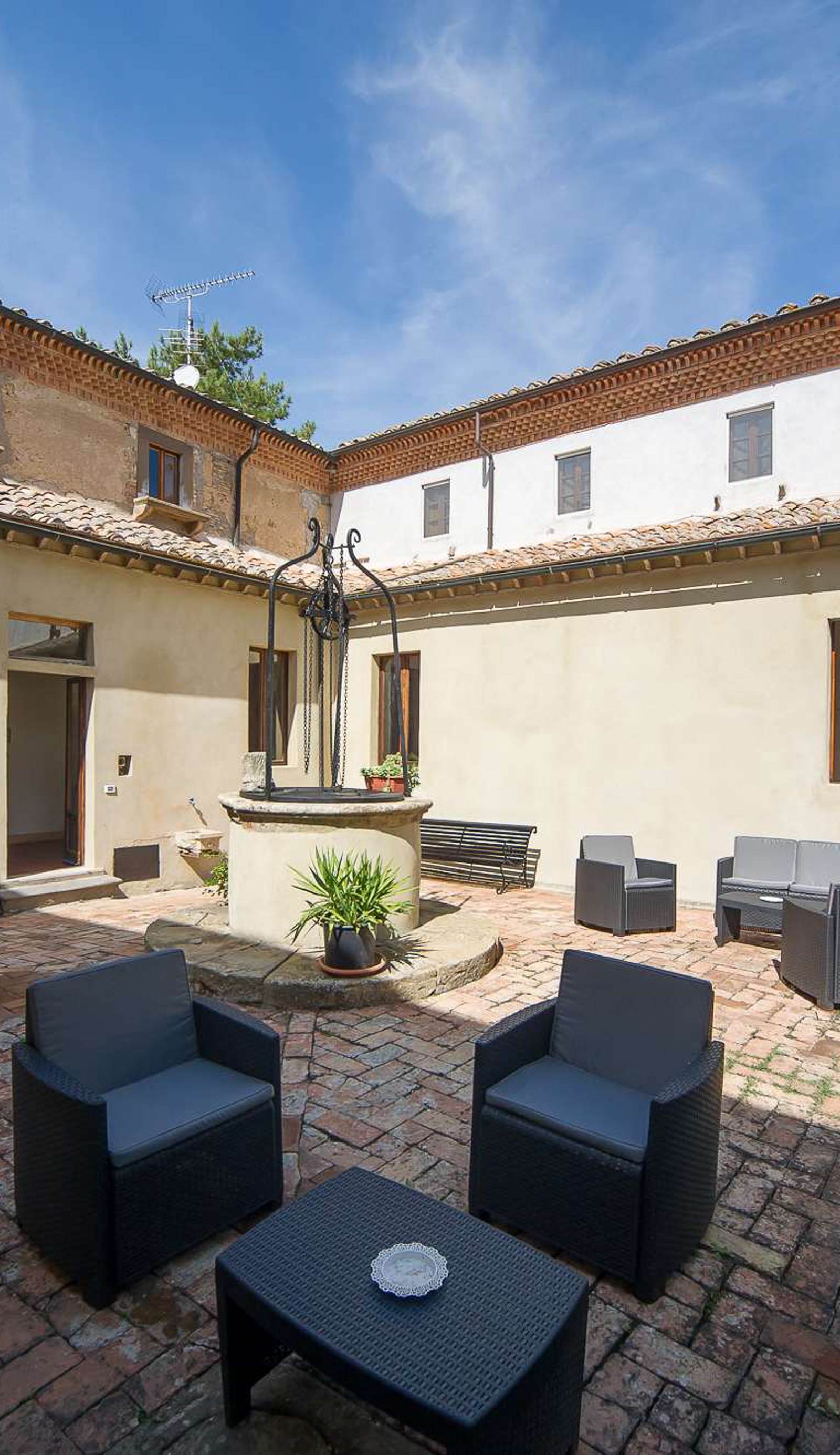 Chiostro delle Monache