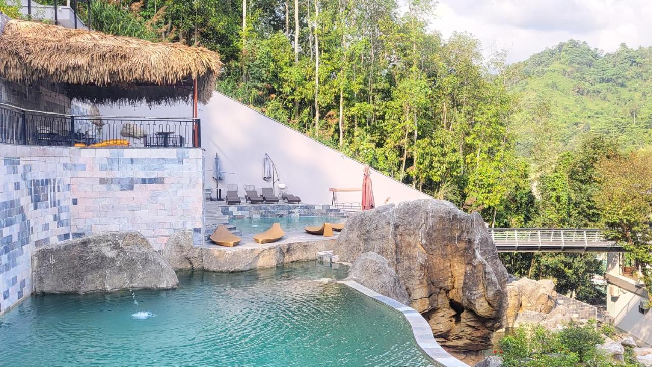 Lotus Premium Lodge
