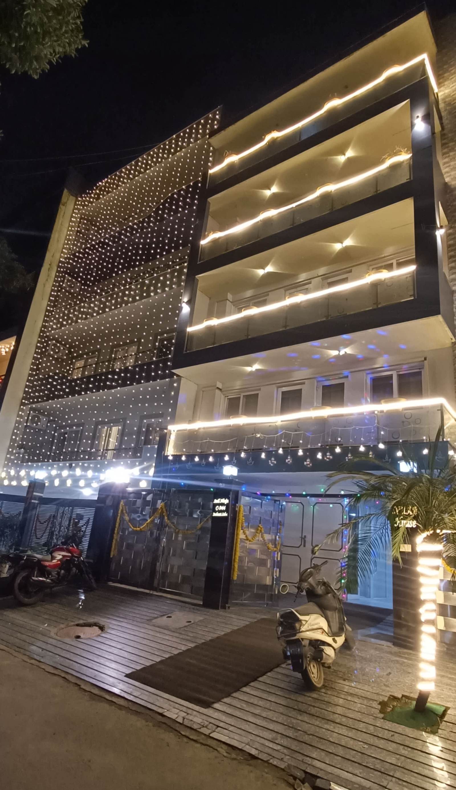 NUAB House-Fortis/MAX/MEDANTA/Paras/HUDA Metro