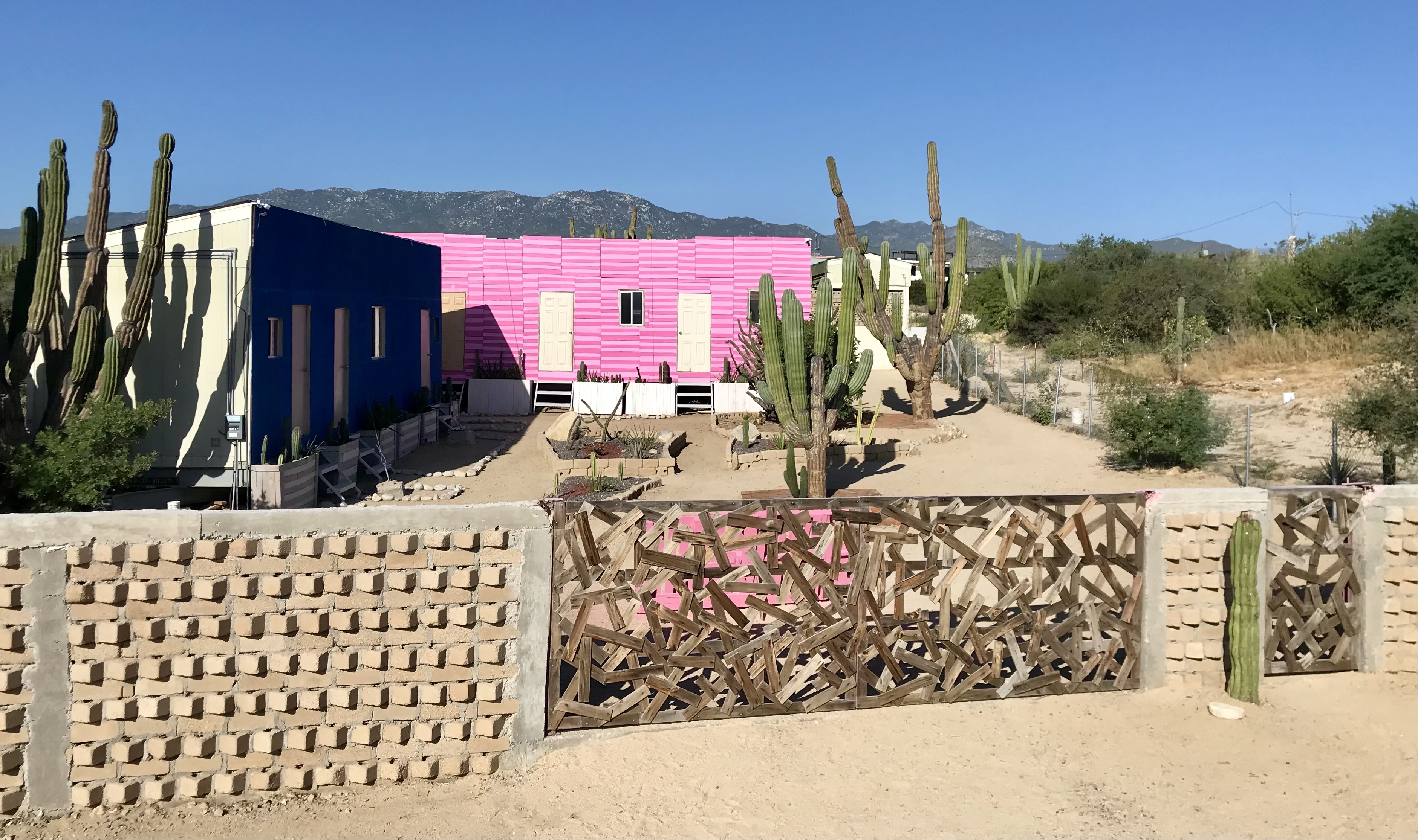 Susu’Z Village Hostel and Rooms