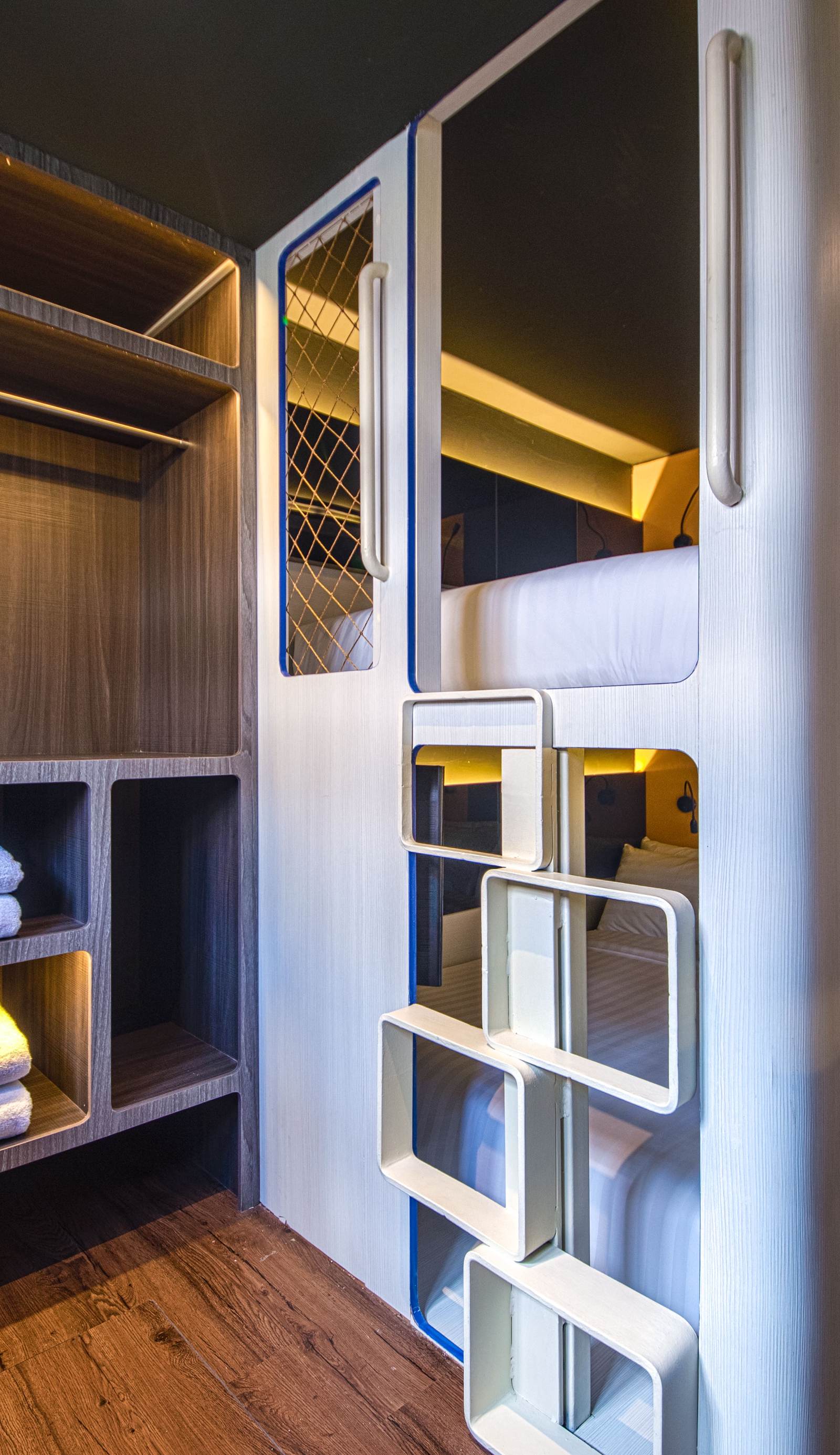 Cube - Family Boutique Capsule Hotel @ Chinatown