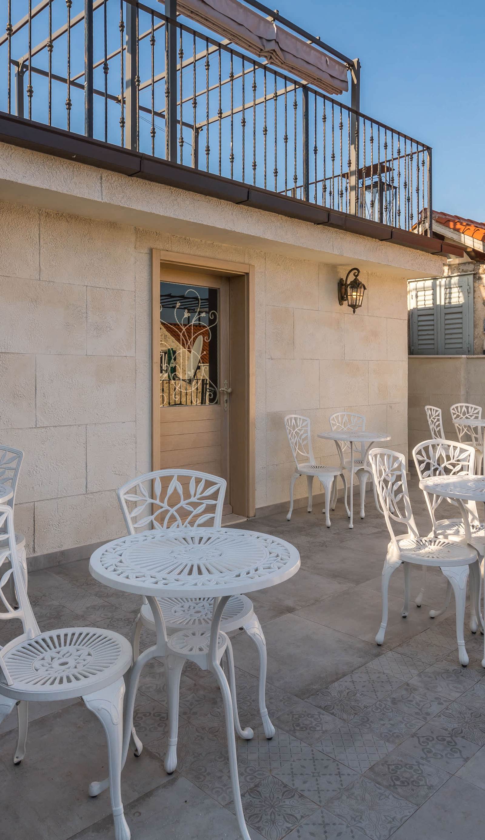 Plaza Marchi Old Town - MAG Quaint & Elegant Bouti
