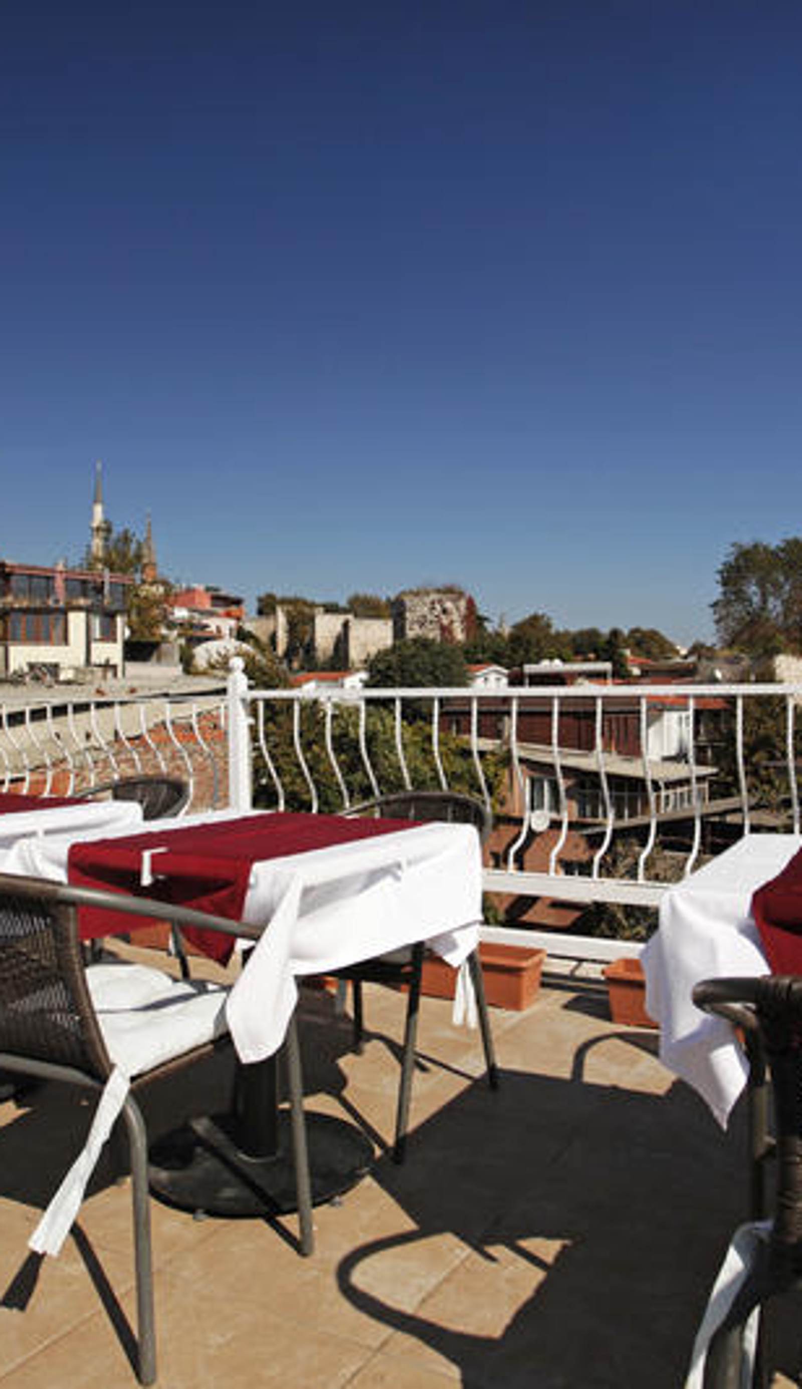 Spinel Hotel