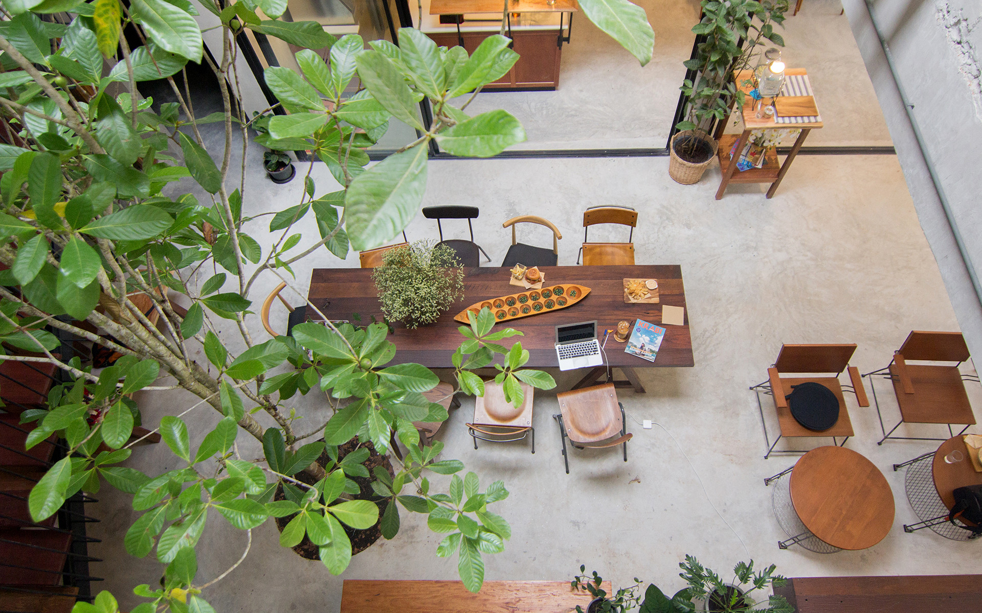 Tan Hostel x Cafe