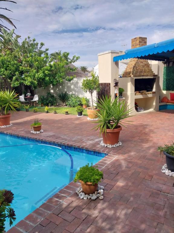 Serenity Shores Backpackers