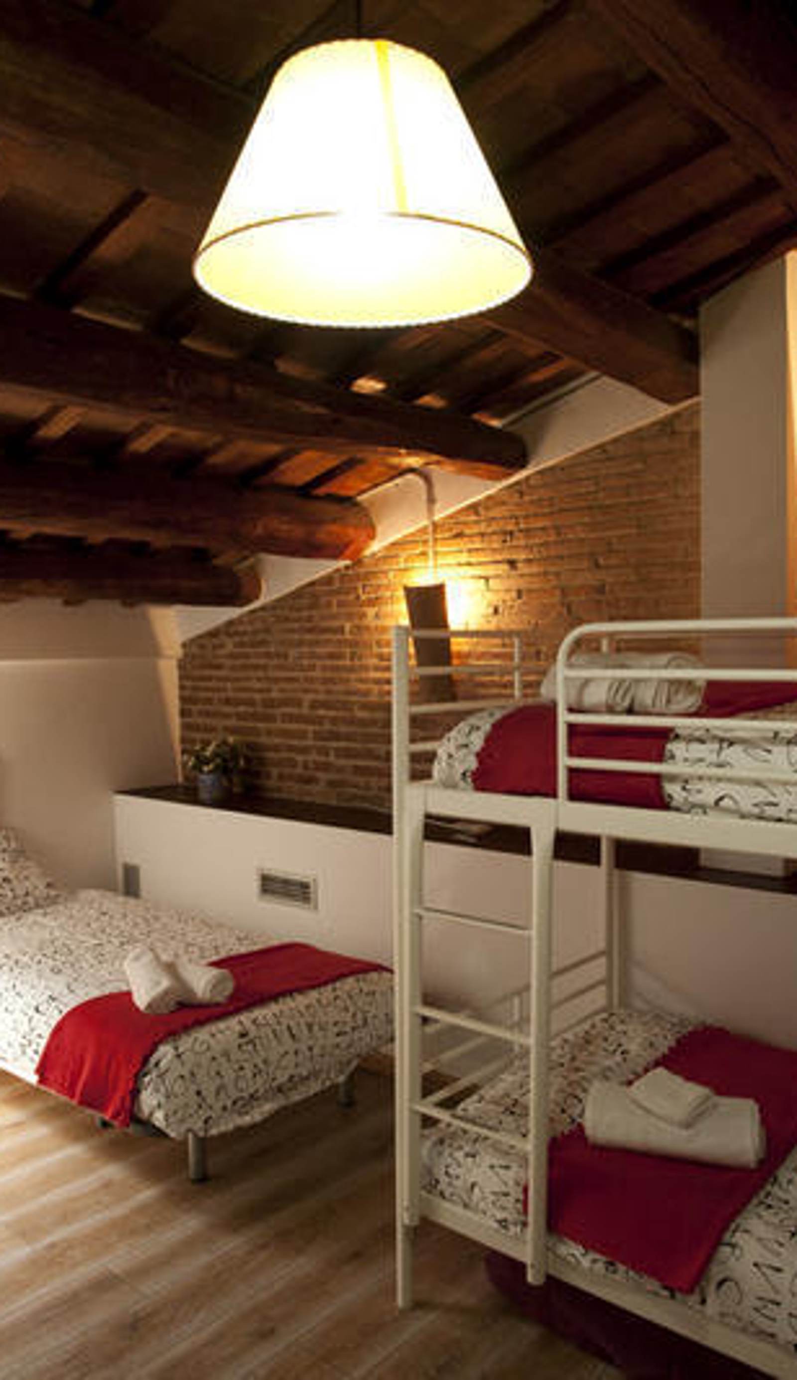 Coroleuhouse-BCN