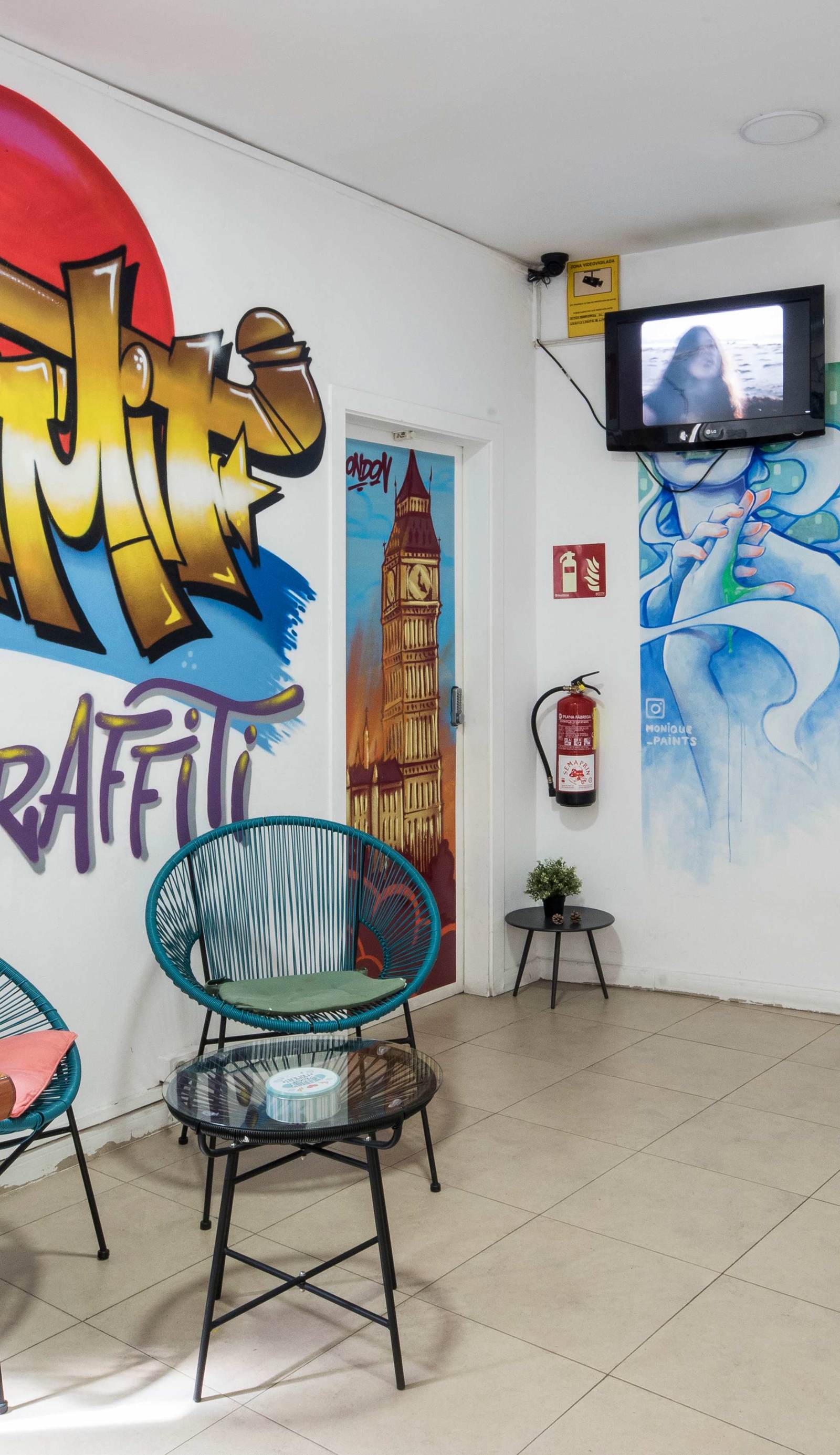 No Limit Hostel Graffiti