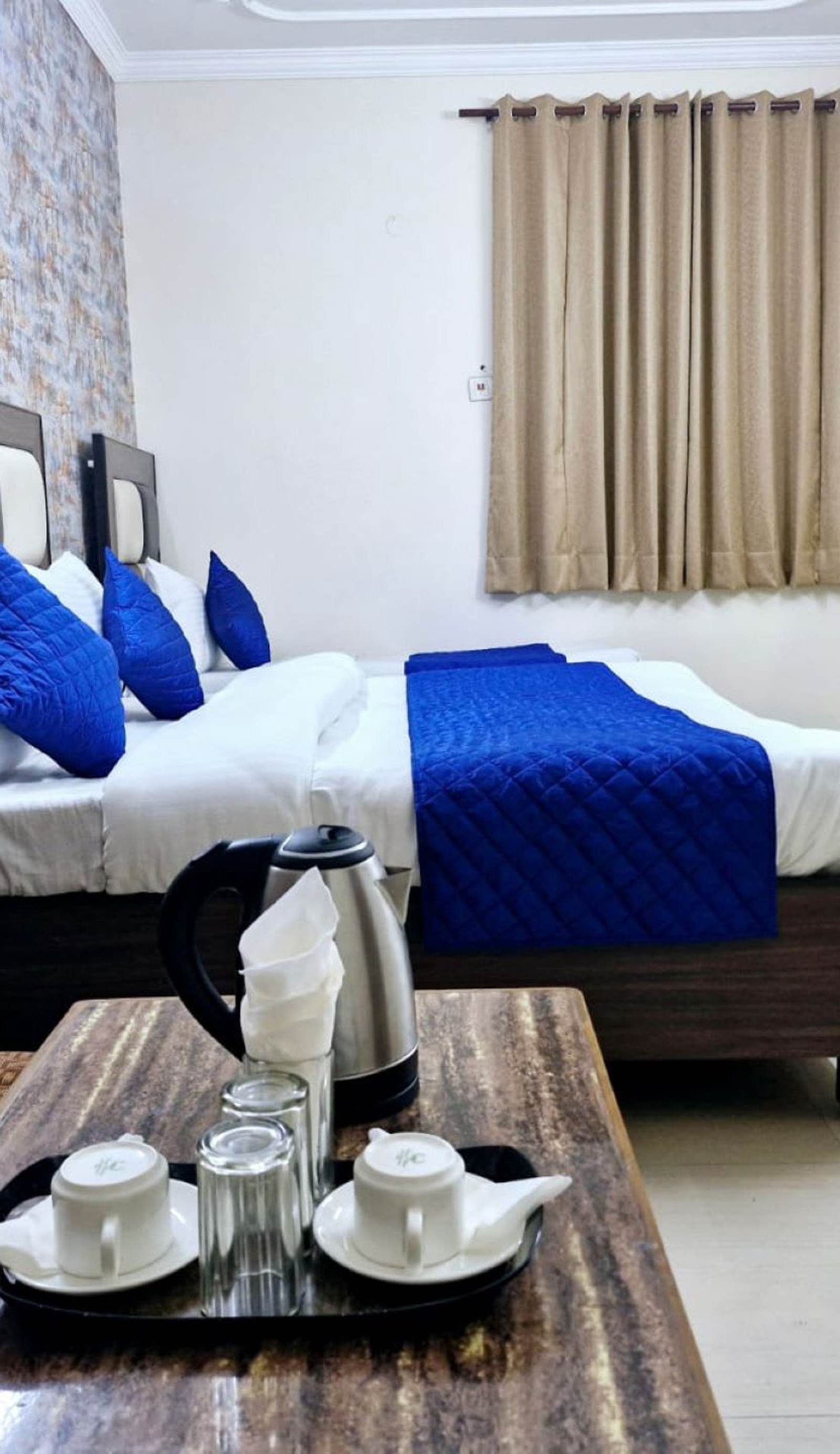 Hotel Mayank Plaza-Near IGI Airport Terminal-3