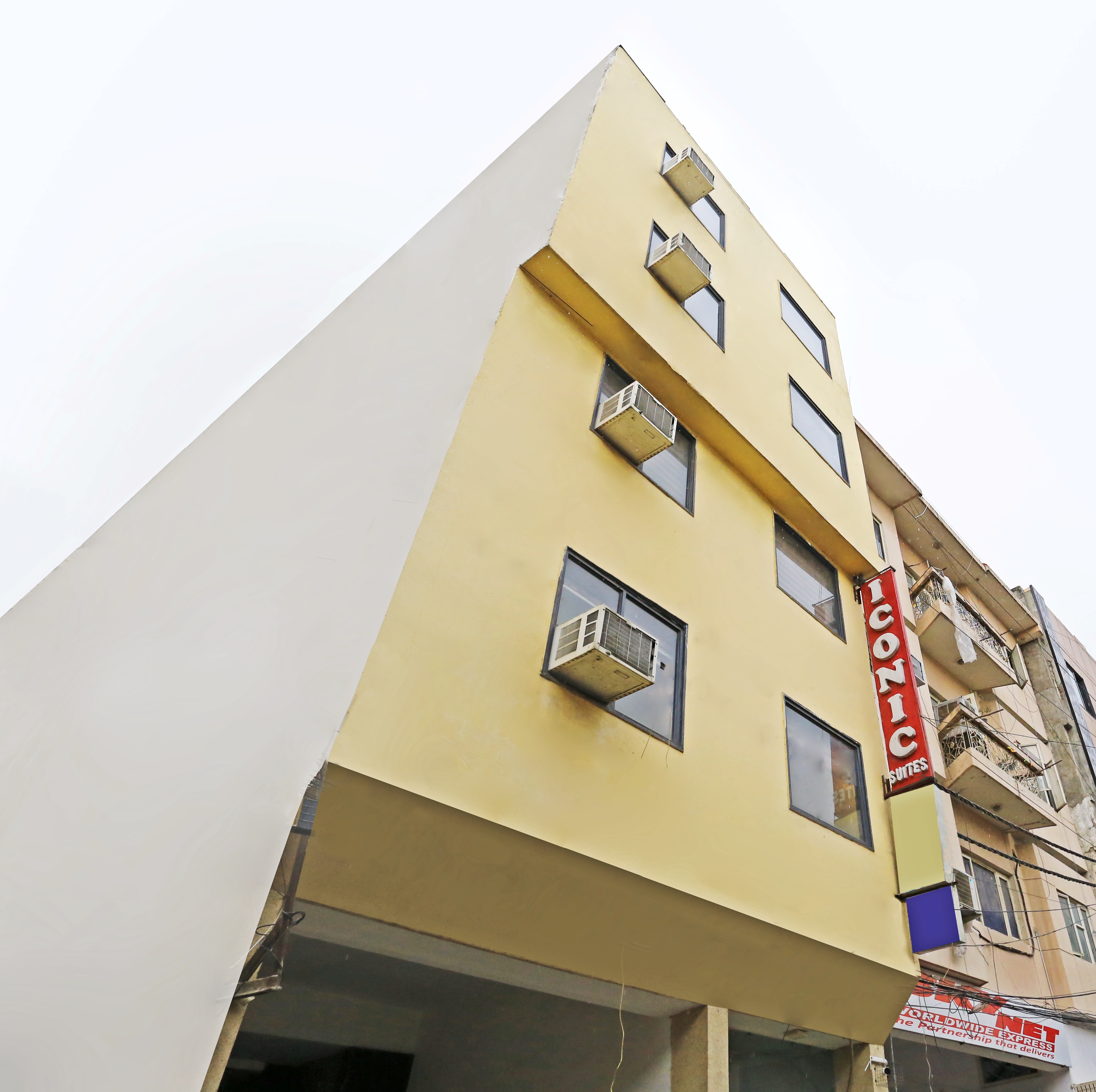 Hotel Iconic Suites