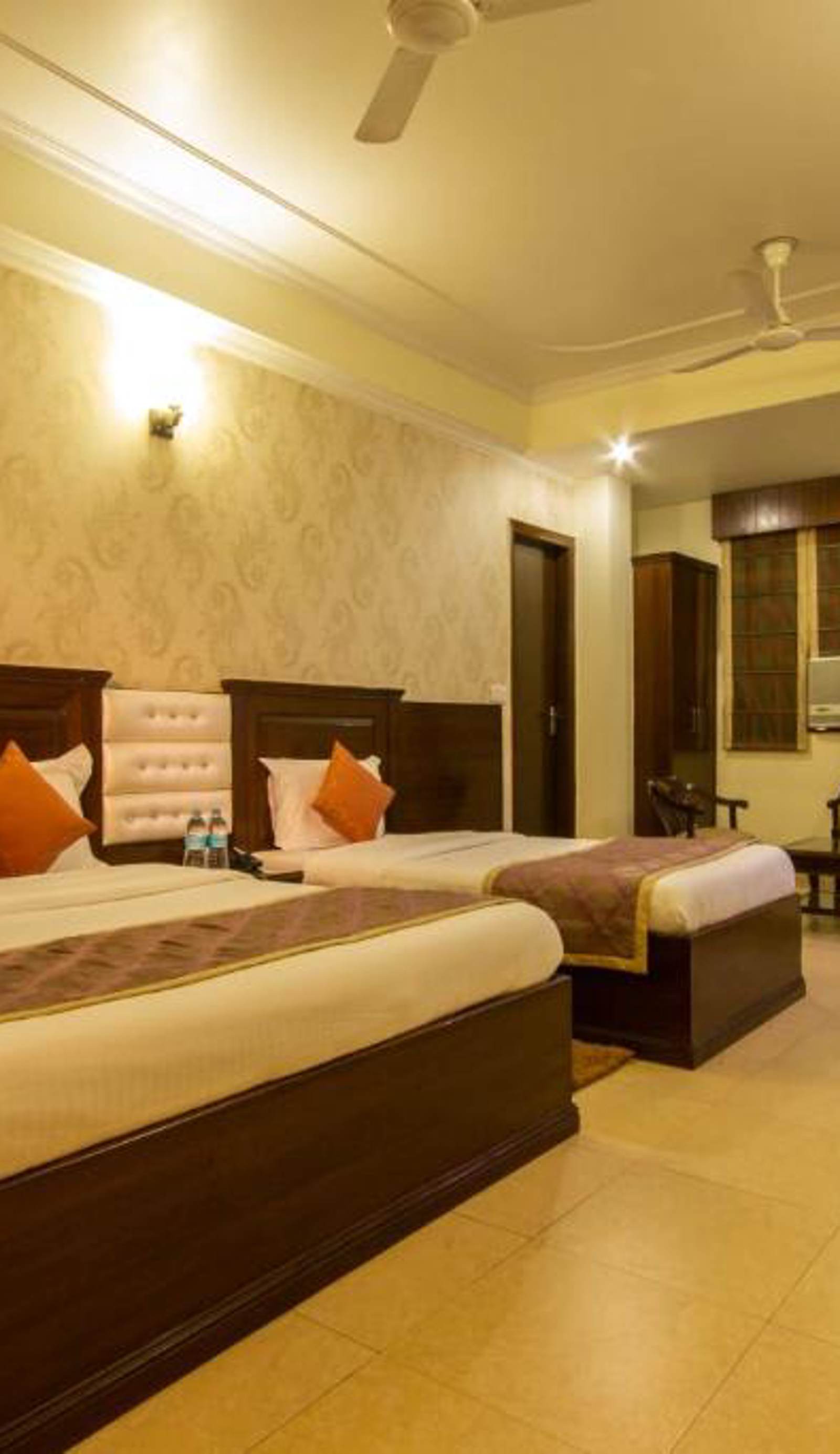 Hotel Grand Park Inn