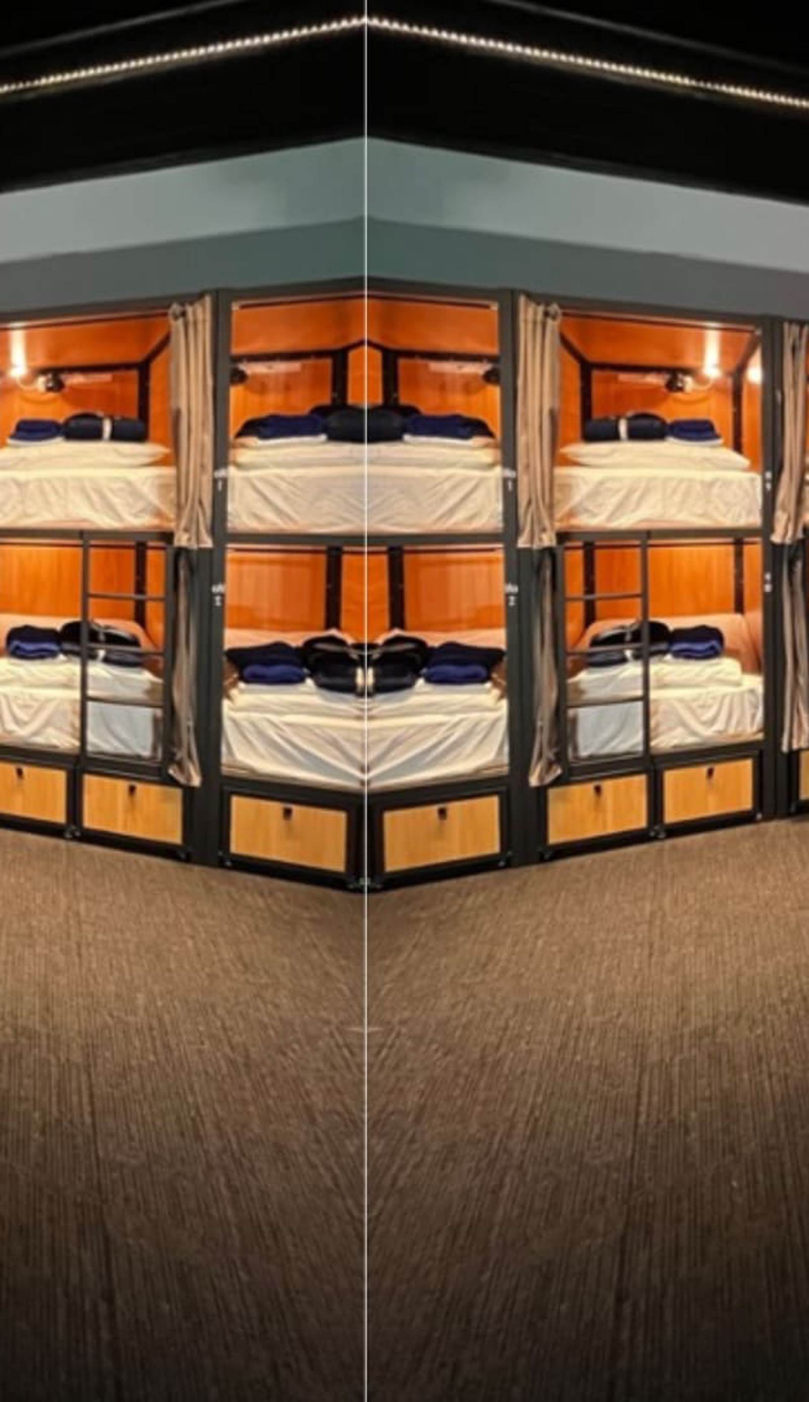 Capsuleaccom Hostel