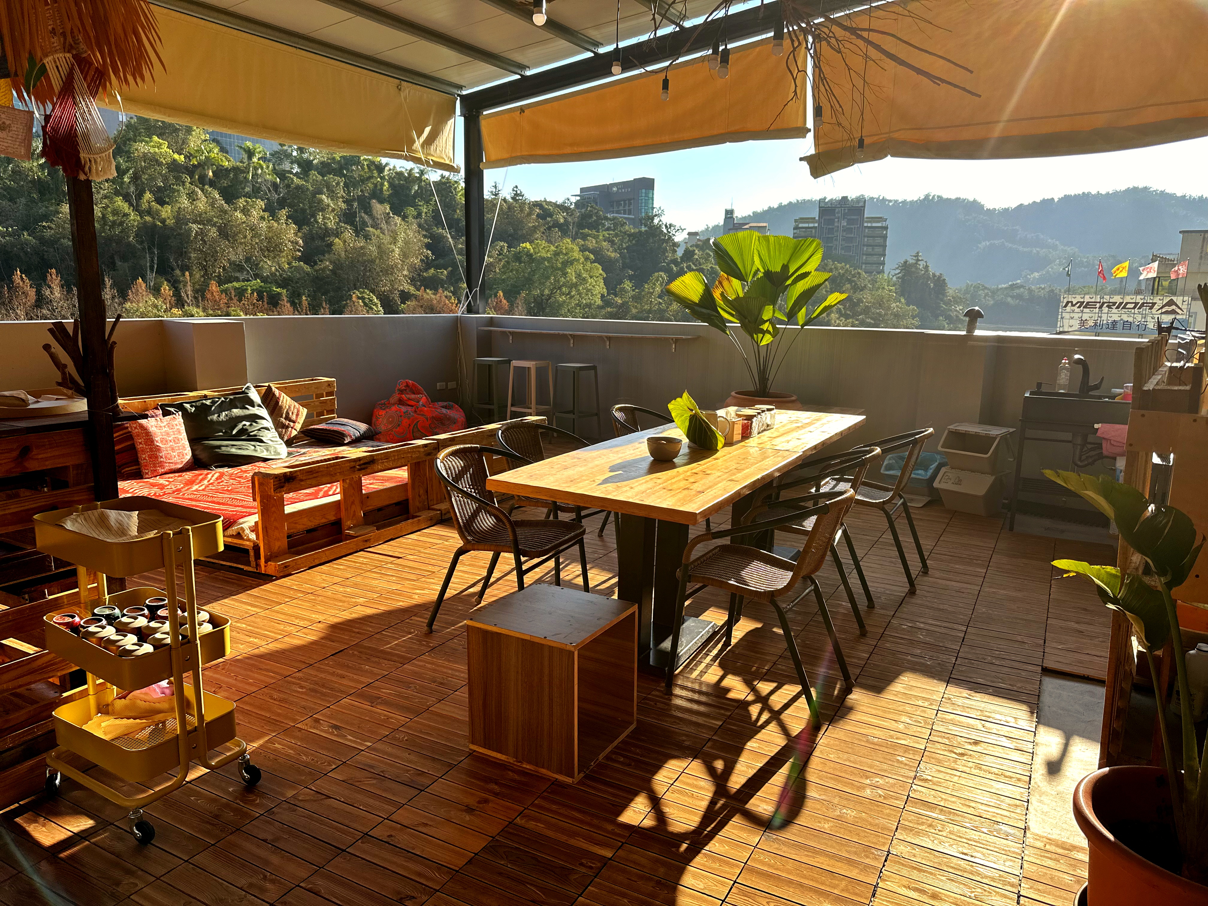 Dreamy Nomads Hostel