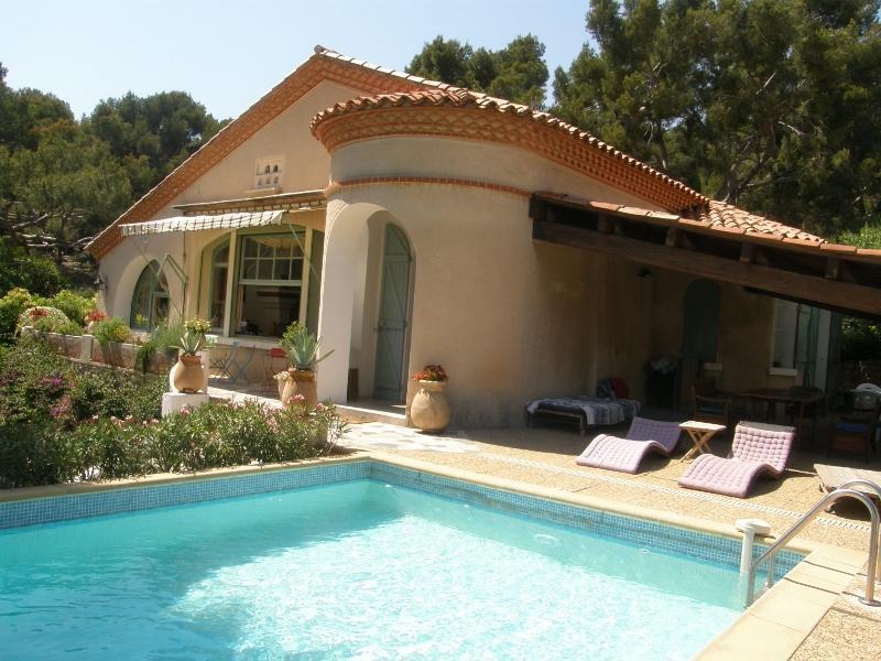 Cassis Hostel