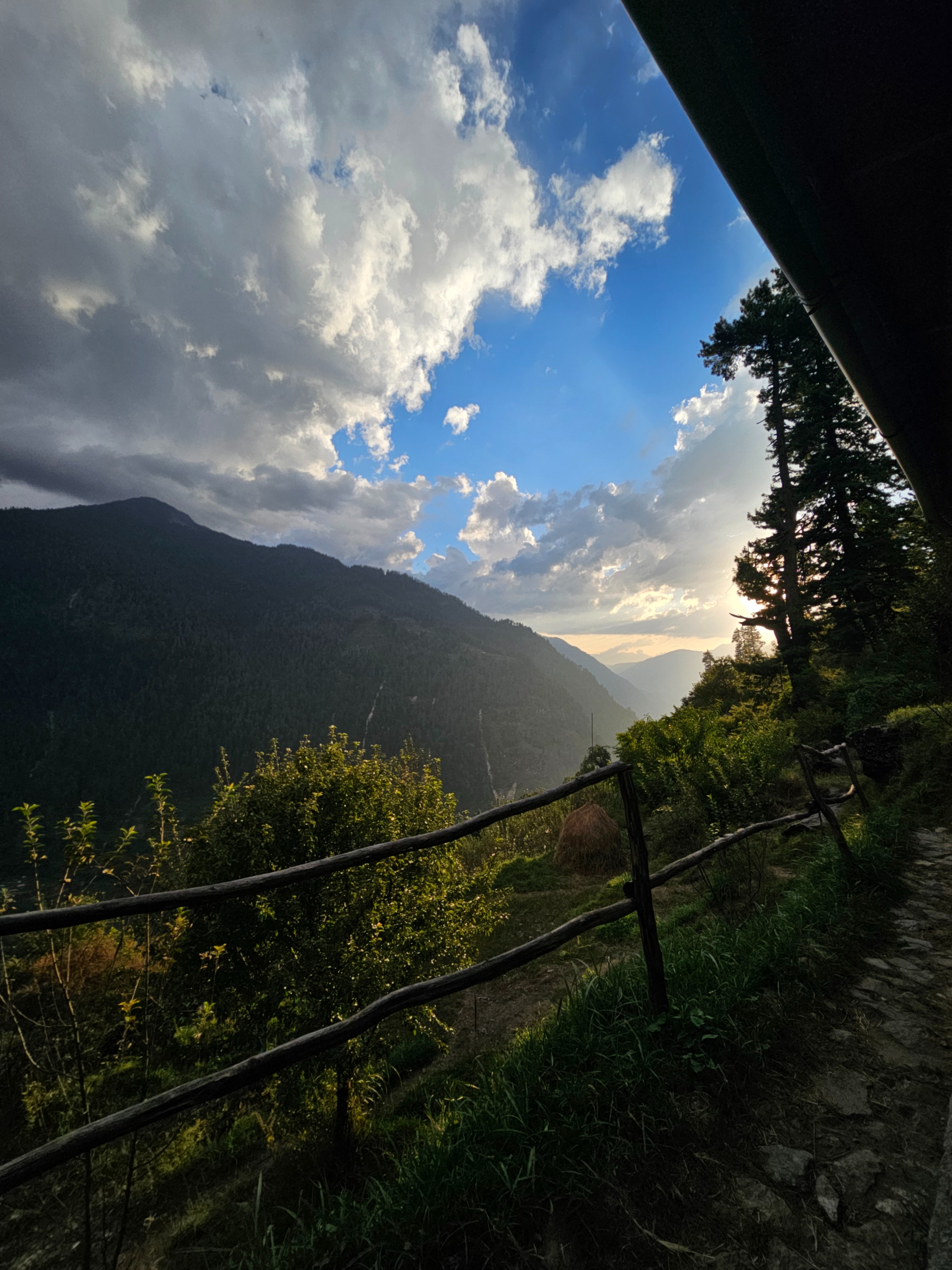Parvati's Lap Hostel & Camps