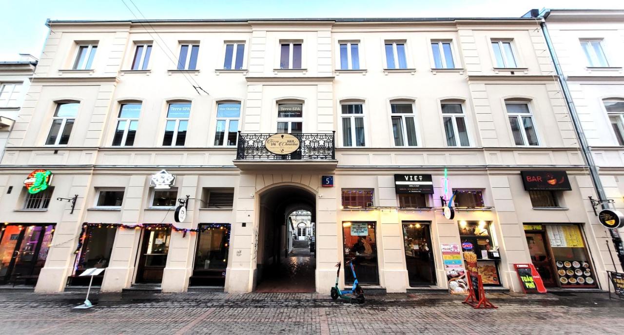 Hostel Chmielna 5 Rooms & Apartmets