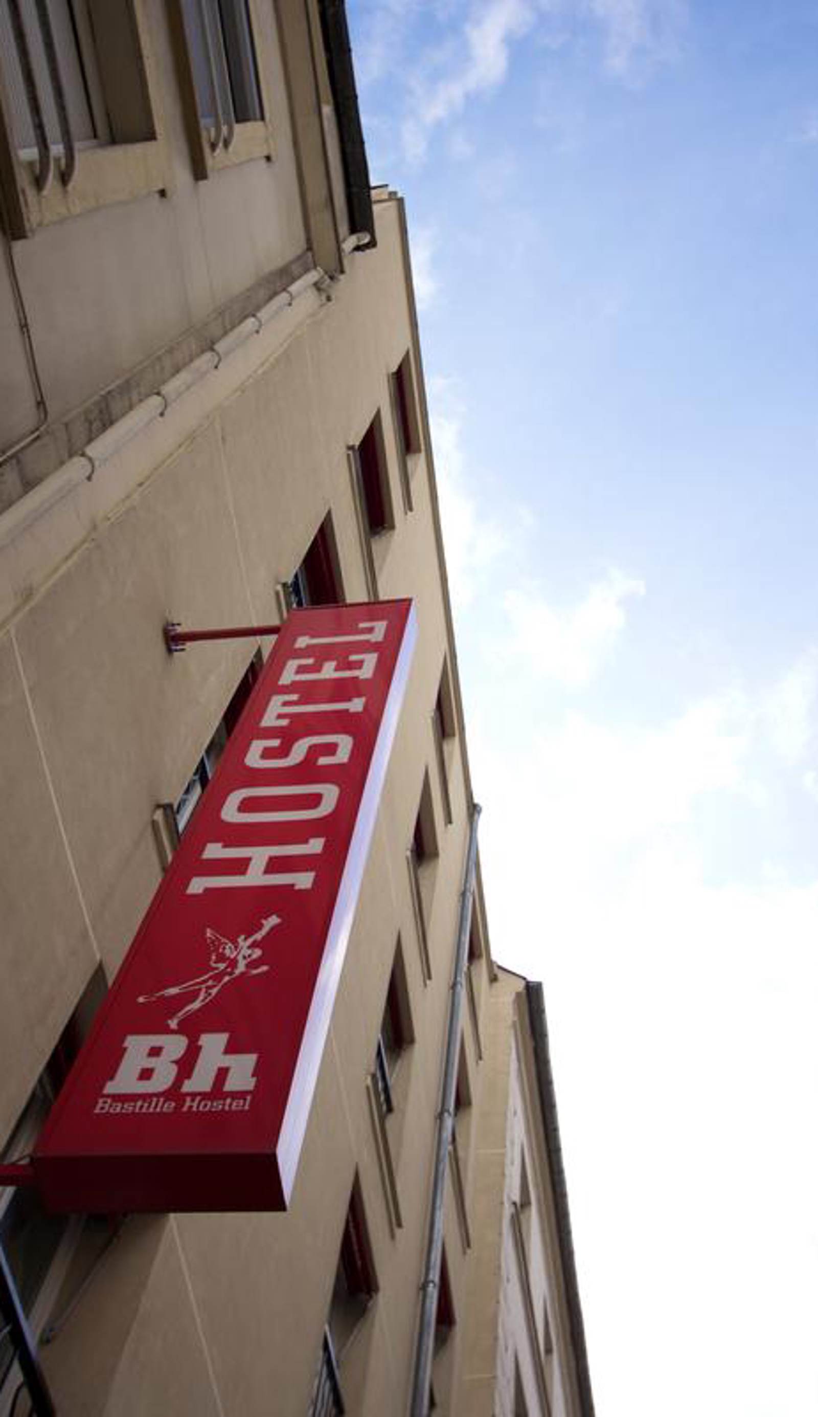 Bastille Hostel