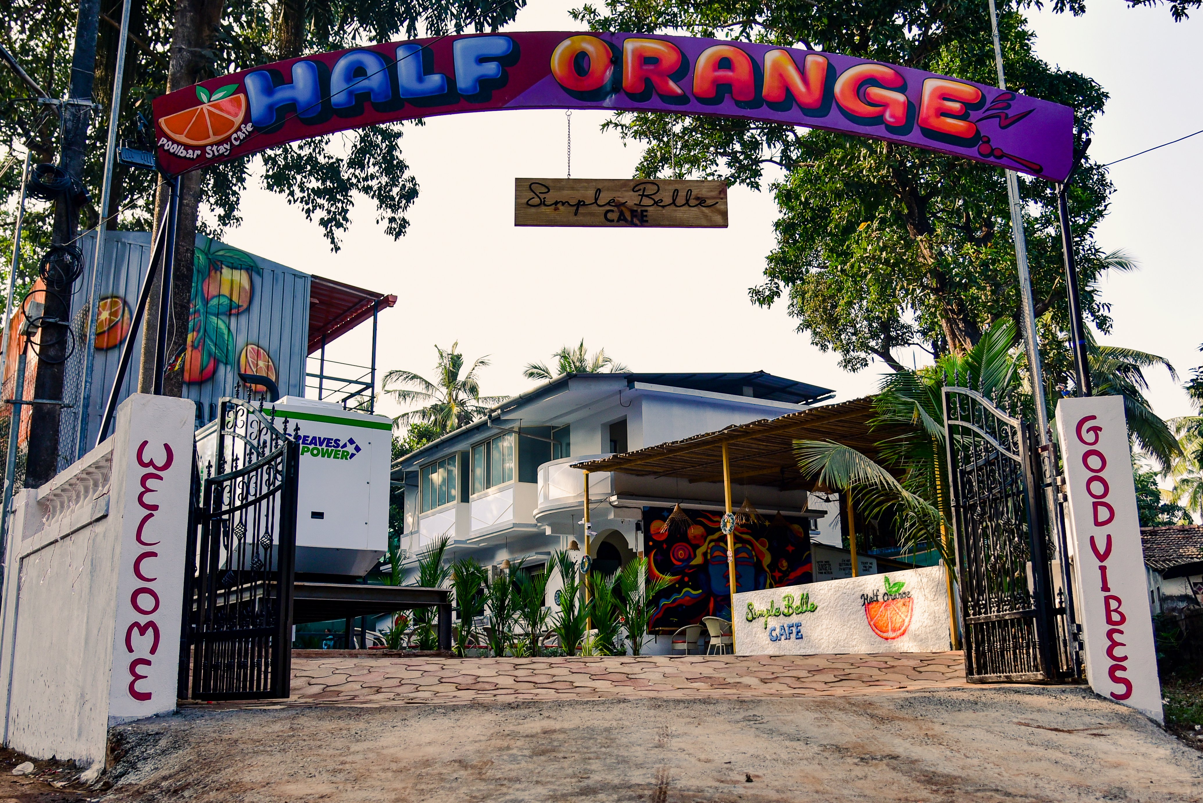 Half Orange Hostel & Hotel