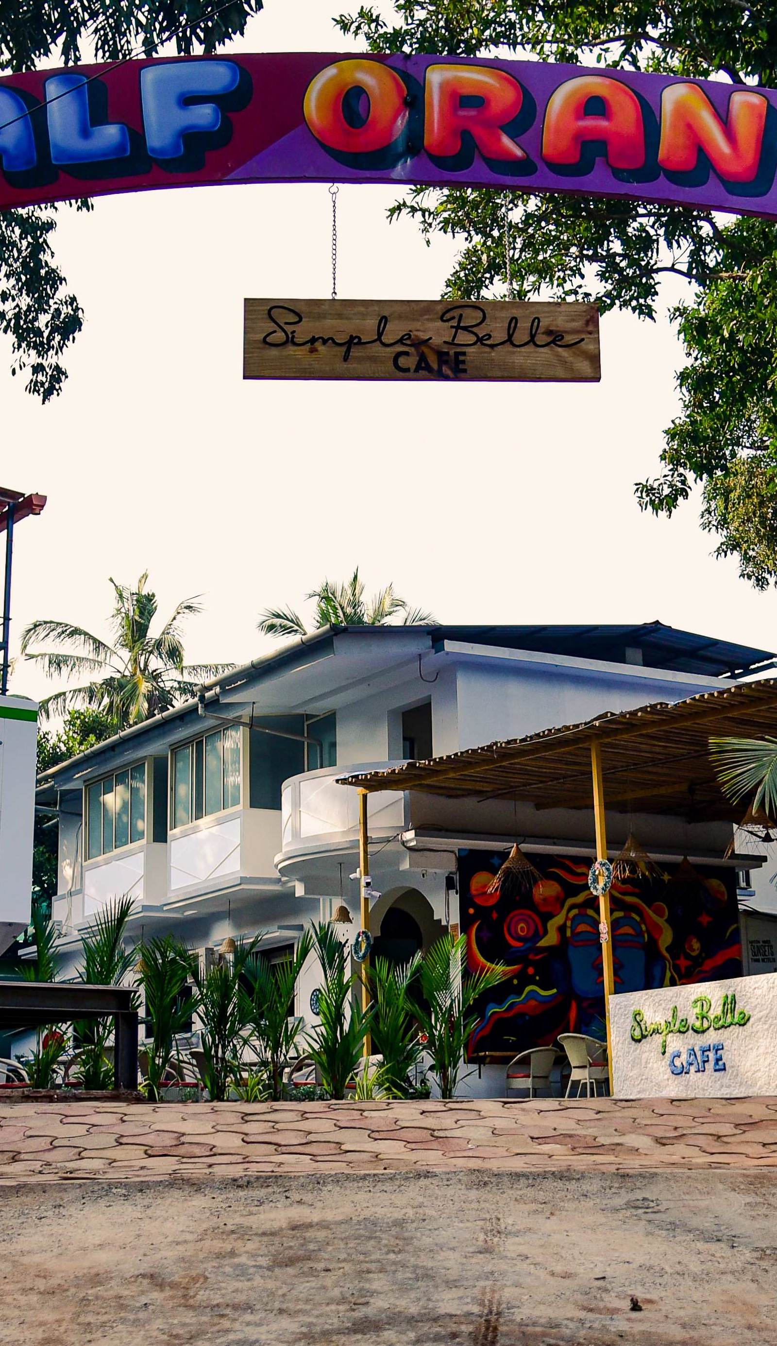 Half Orange Hostel & Hotel
