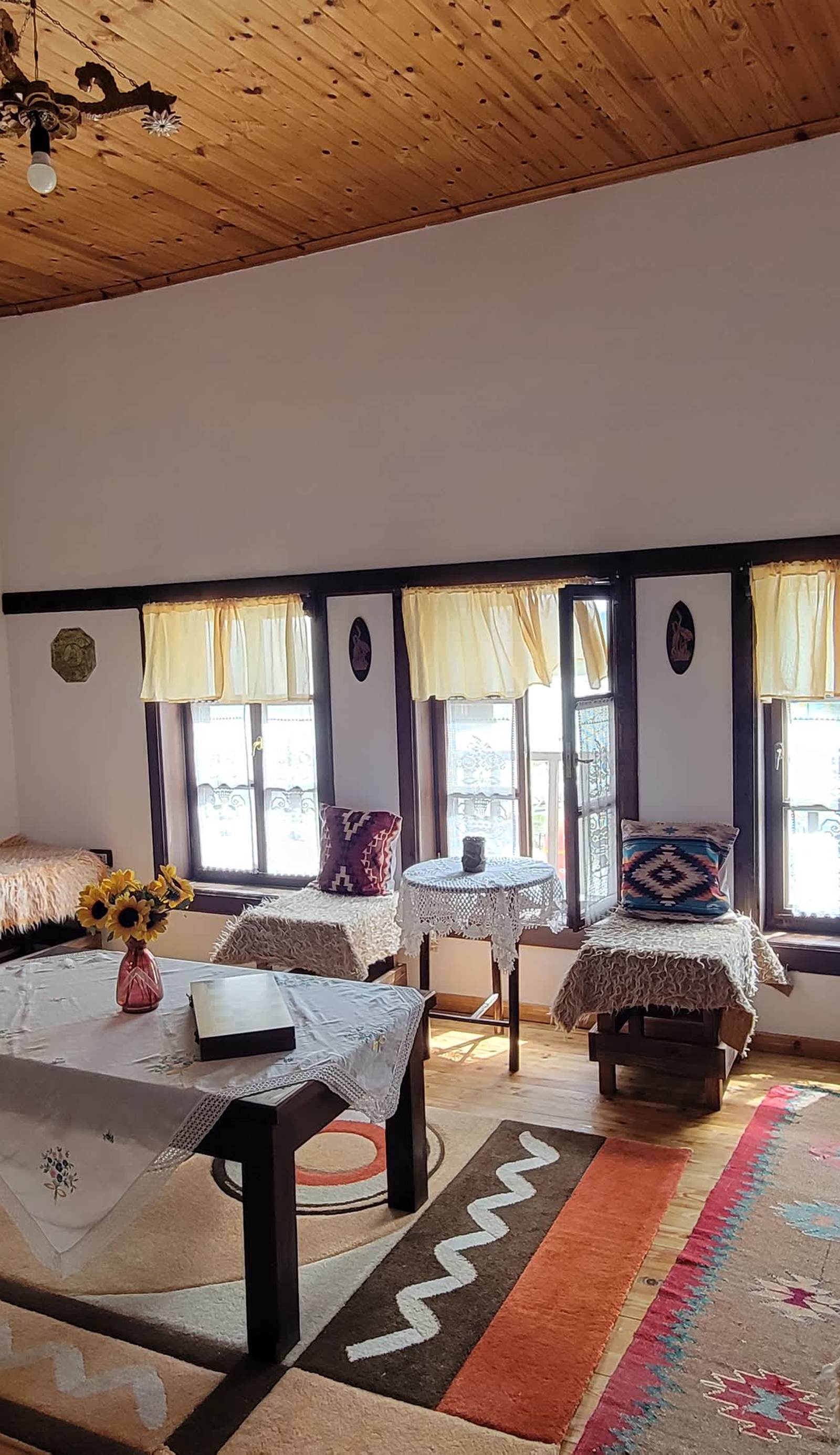 Hostel Mangalem