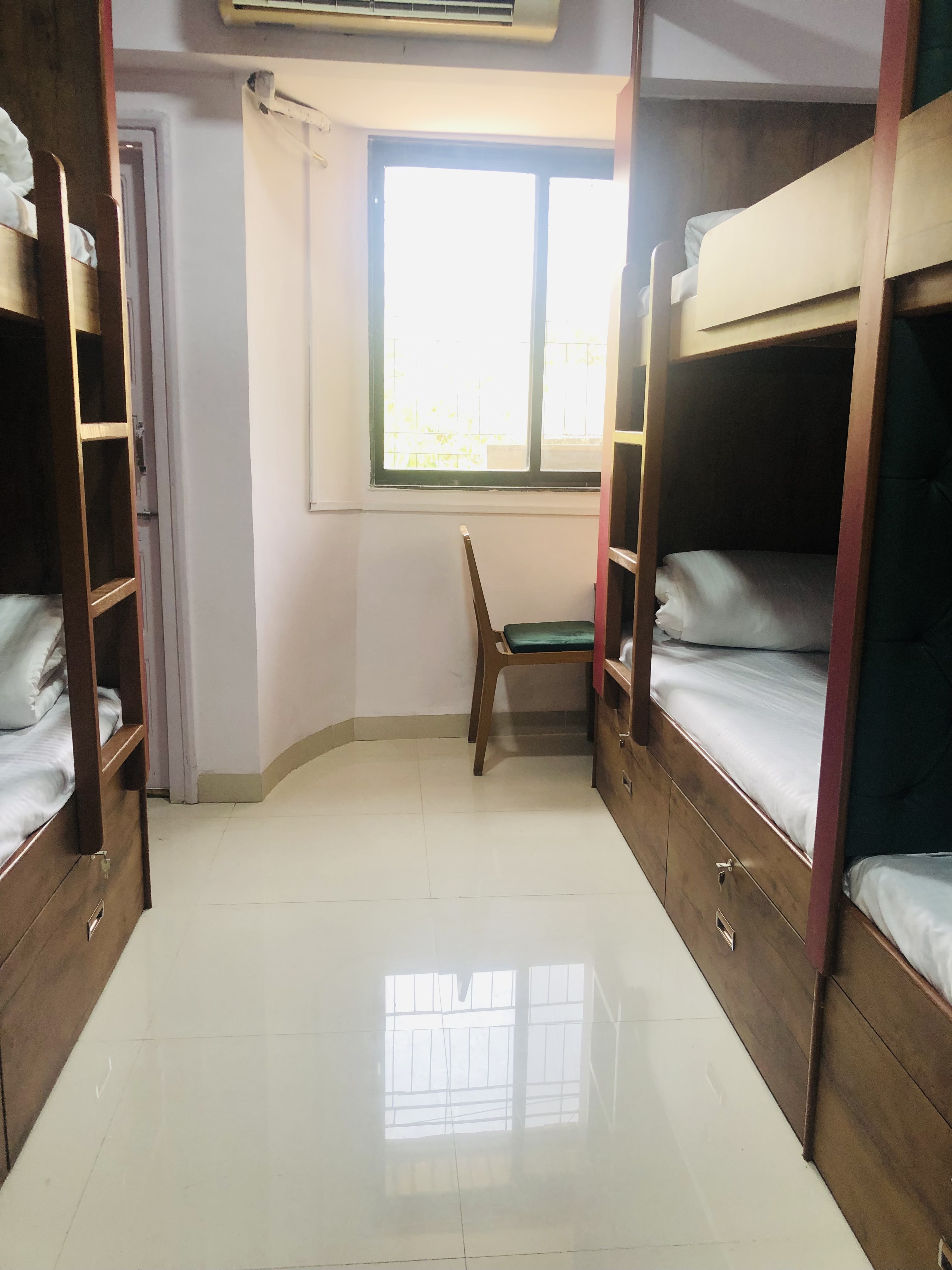Everest Stays Rooms and Dormitory