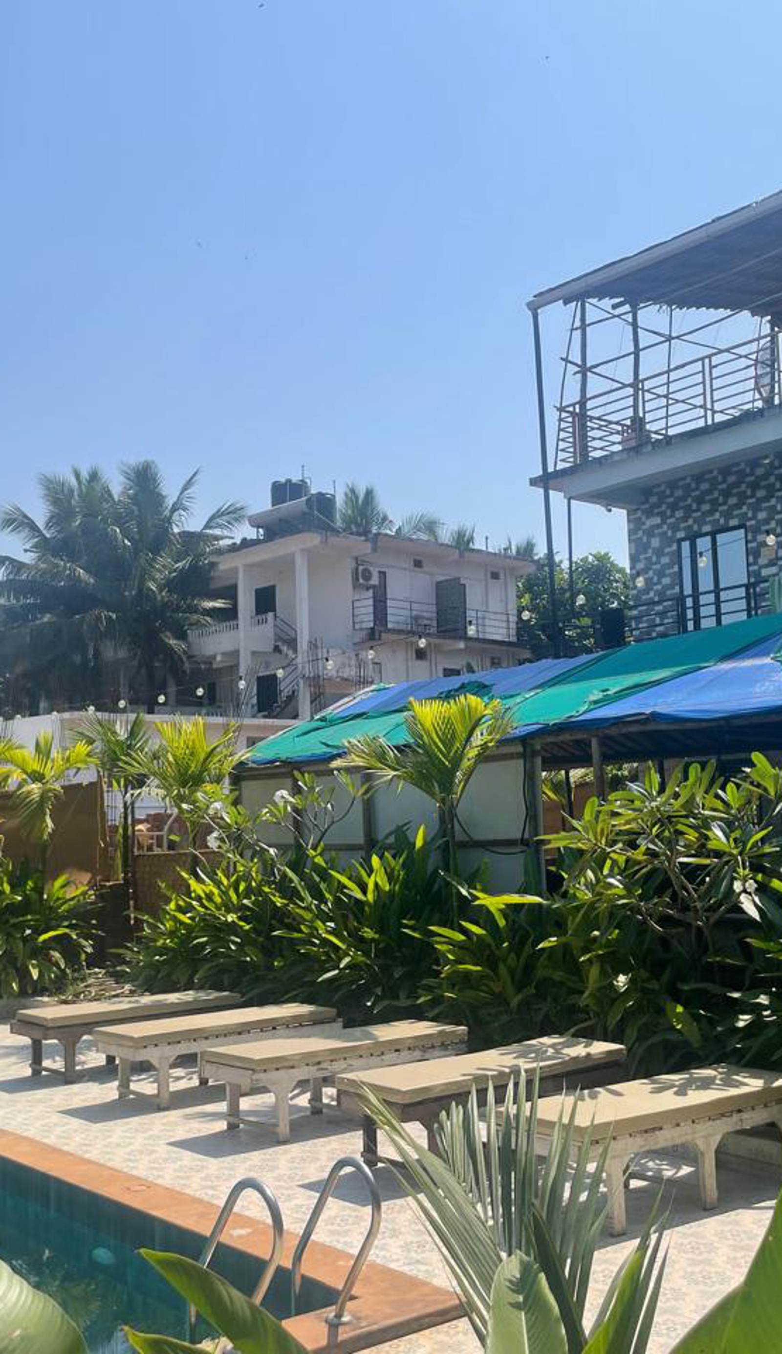 12 Monks Backpacker Resort
