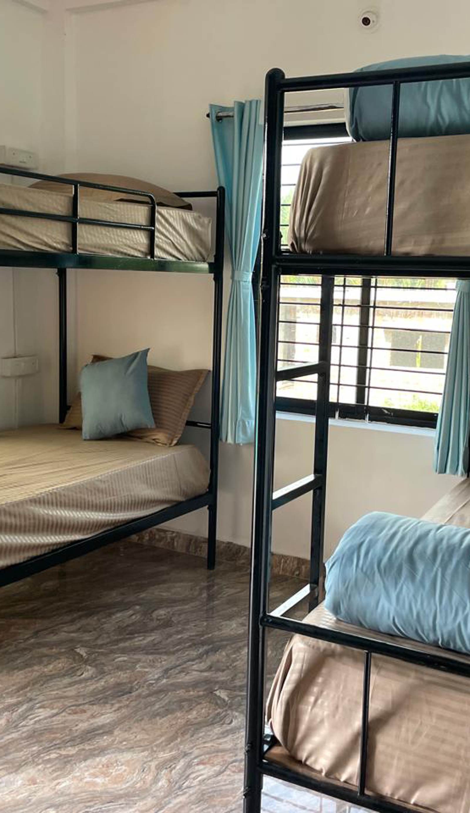 12 Monks Backpacker Resort