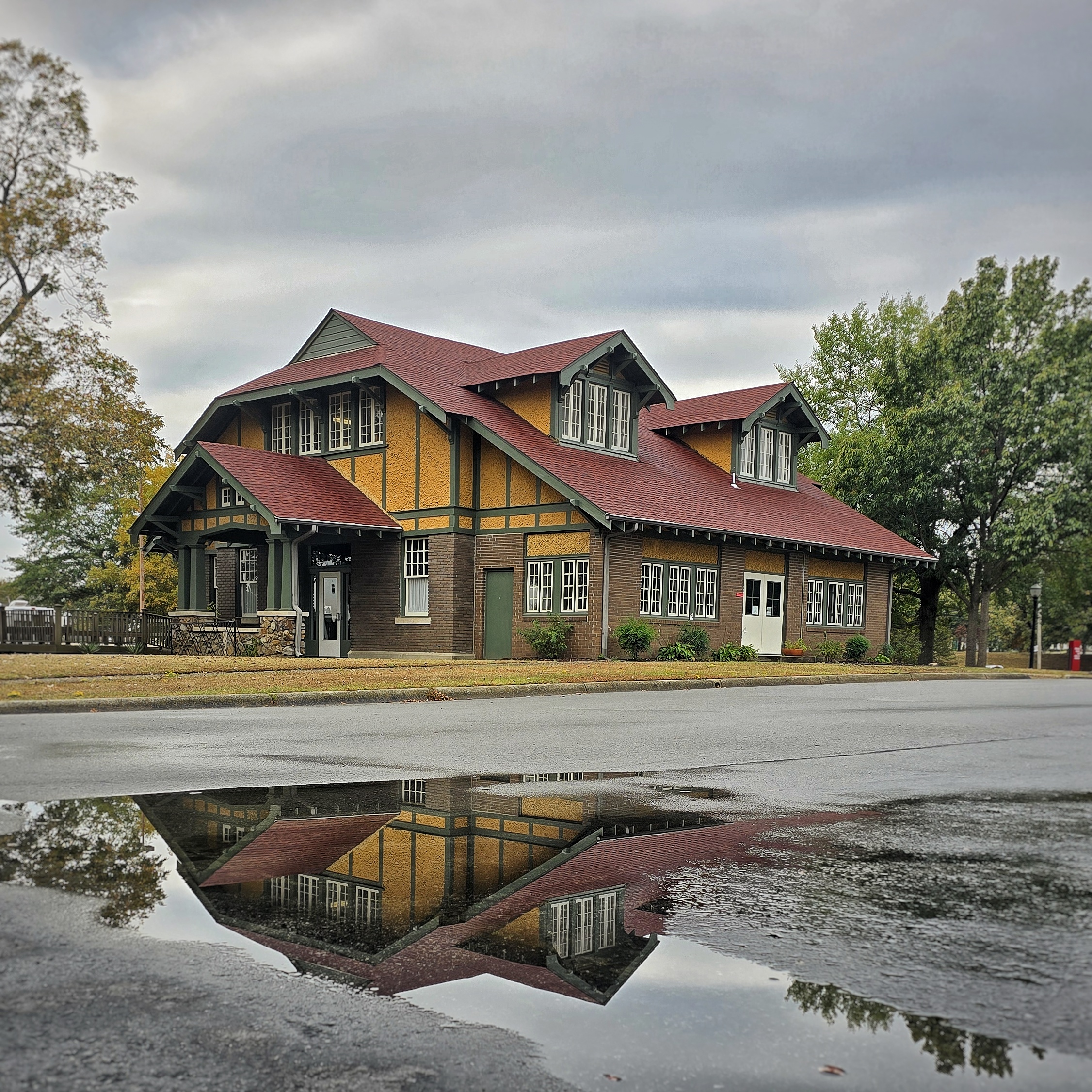 Little Rock Firehouse Hostel & Museum