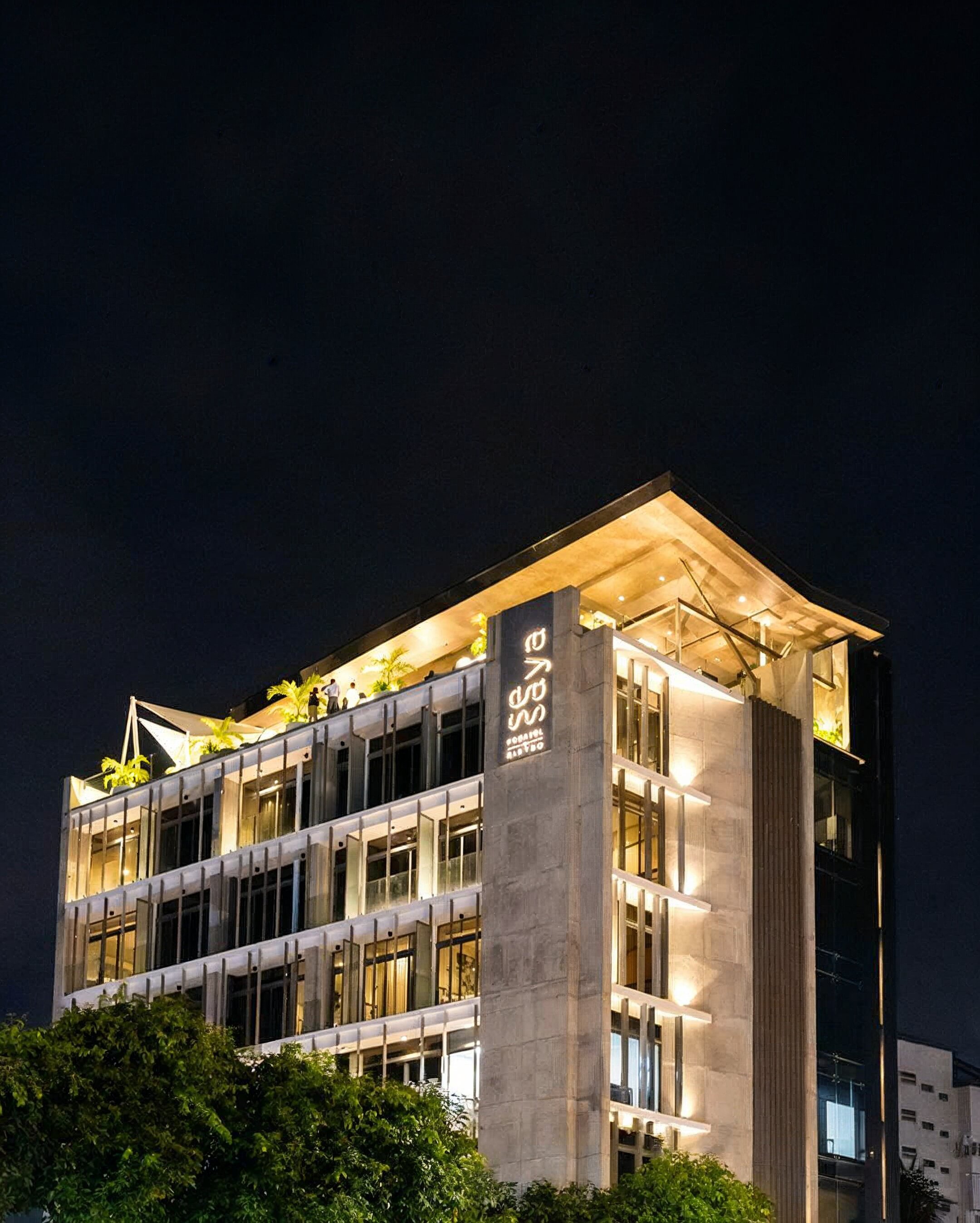 SeSaya Poshtel & Bistro