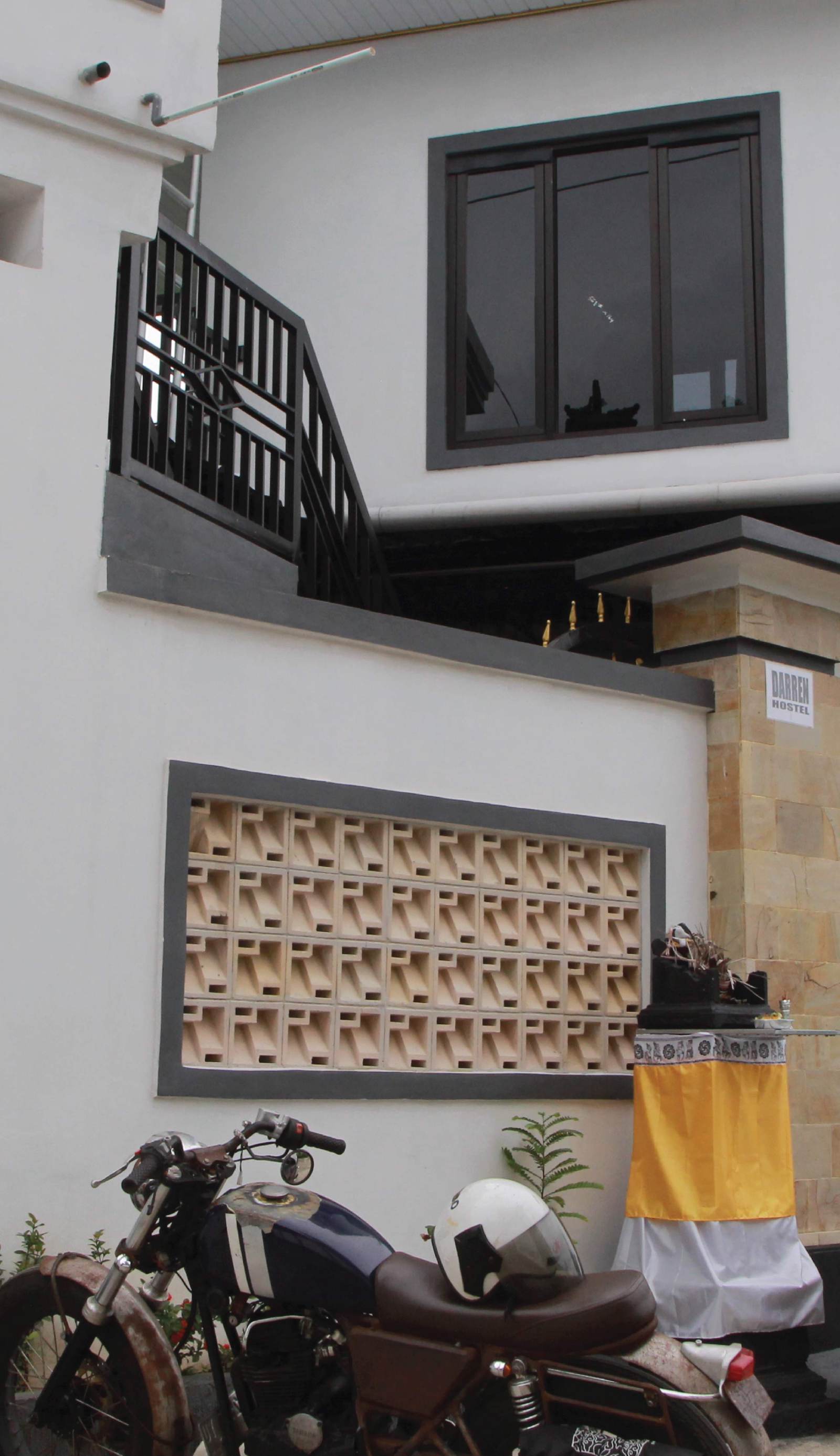 Darren Hostel
