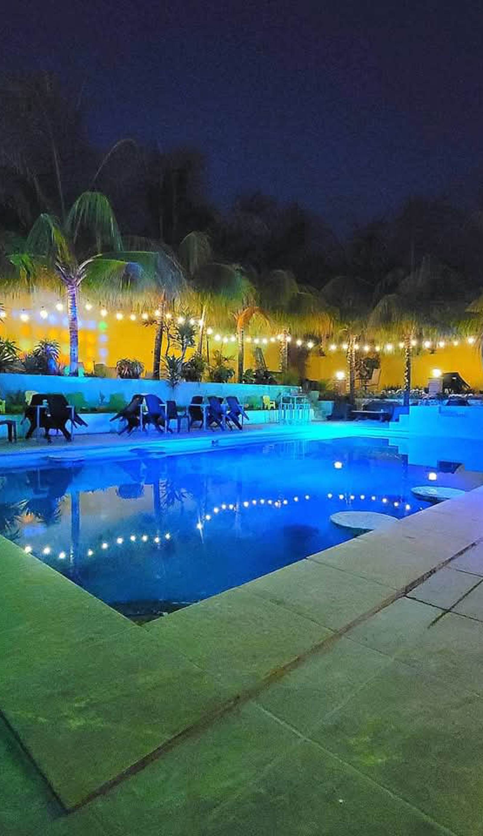 Hotel Camaleon - Colonial Stay with Views