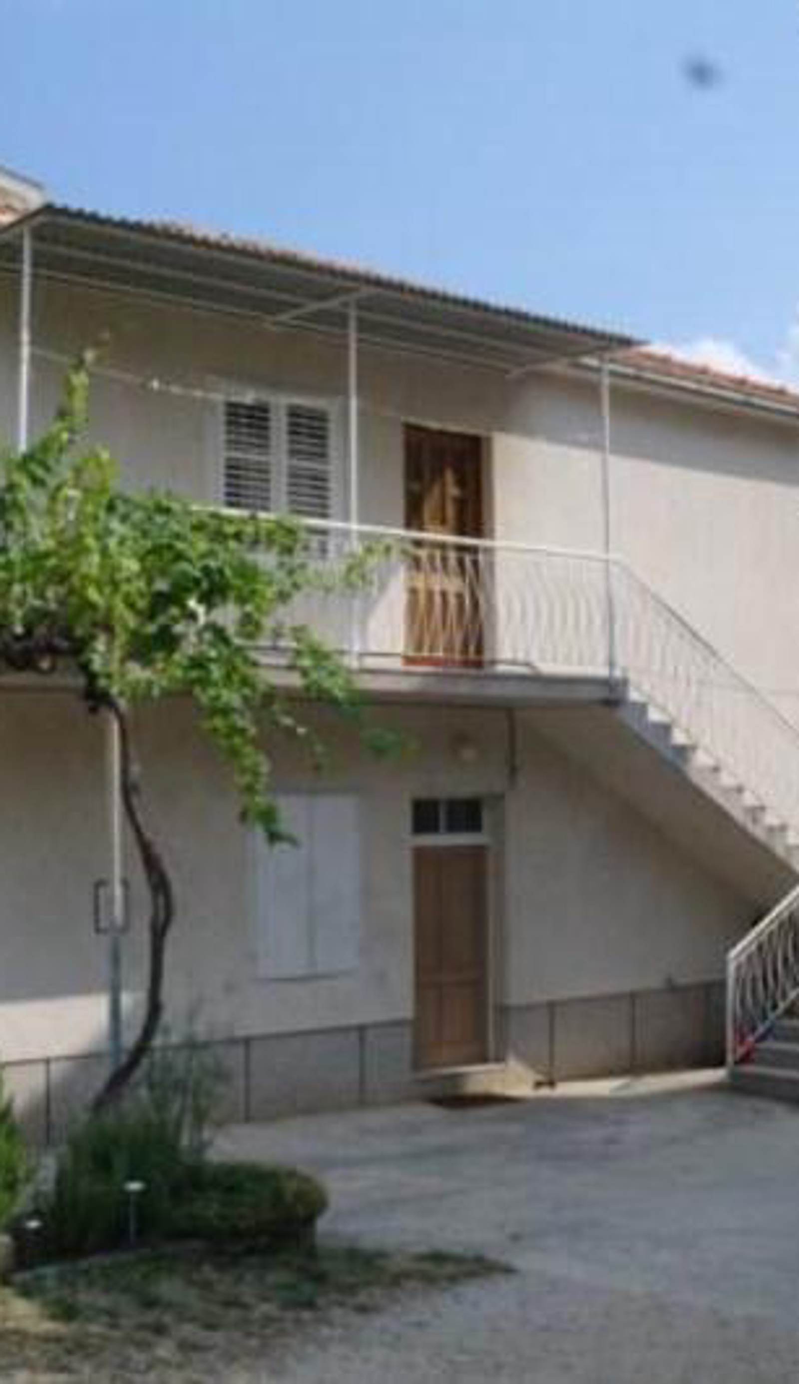 Hostel Guesthouse Mira