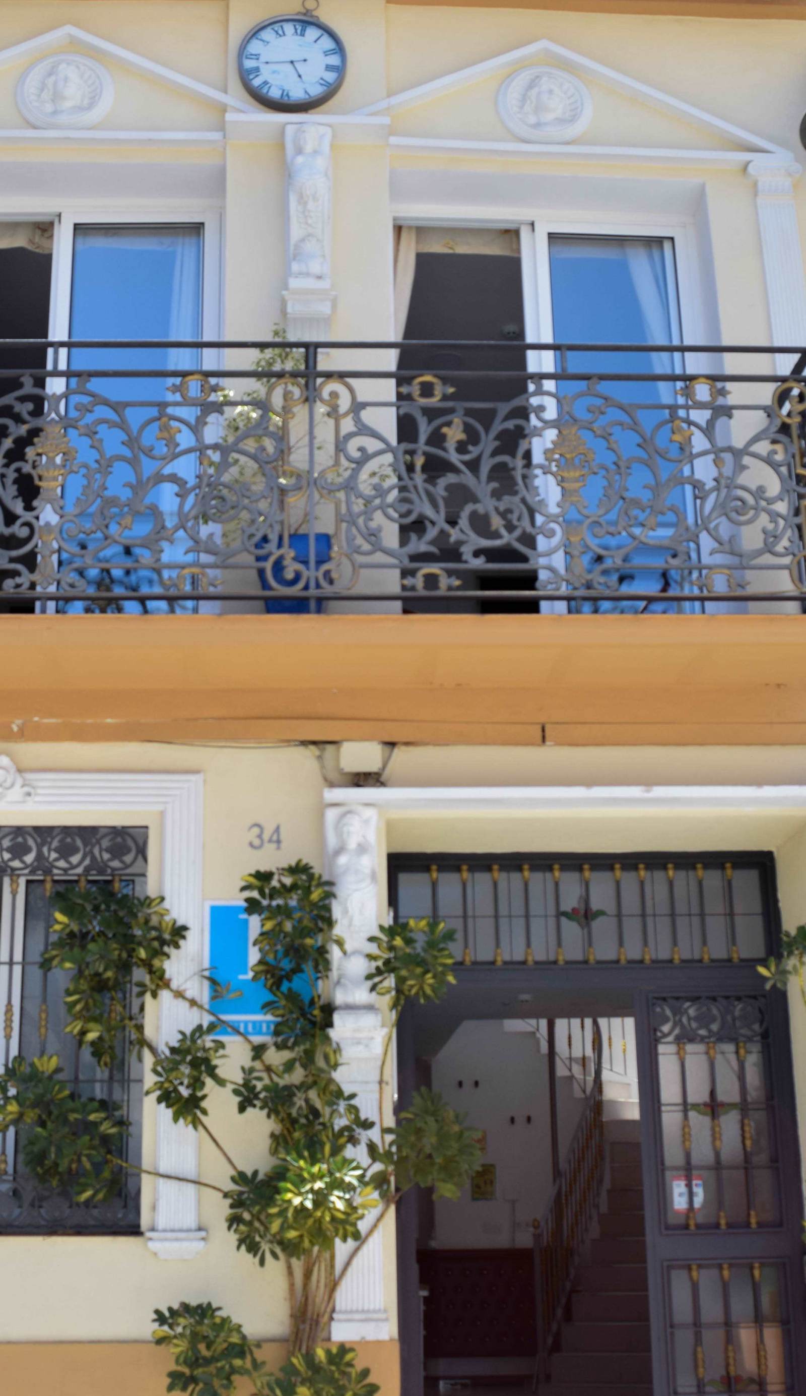 Lagunillas St